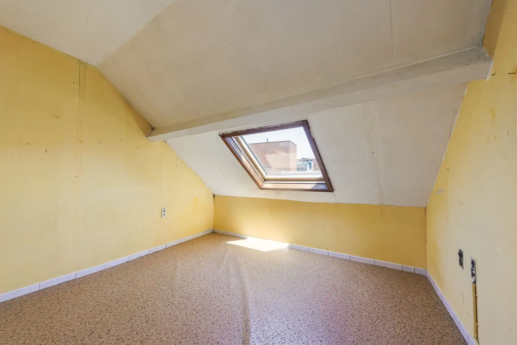 Te renoveren woning met veel potentieel te Mechelen foto 12
