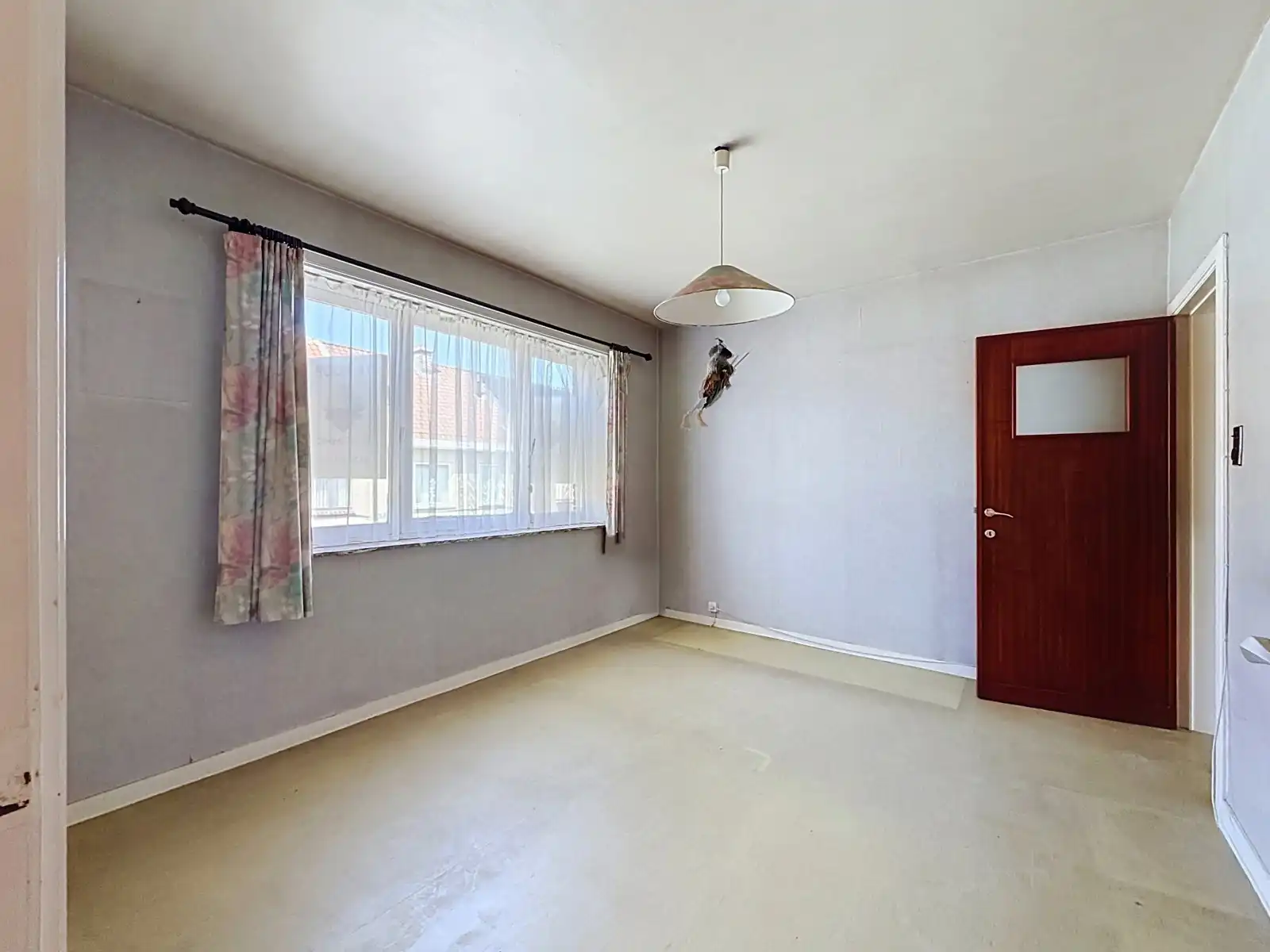 Woning met 4 SLPK, Tuin, Garage én mooi renovatiepotentieel! foto 10