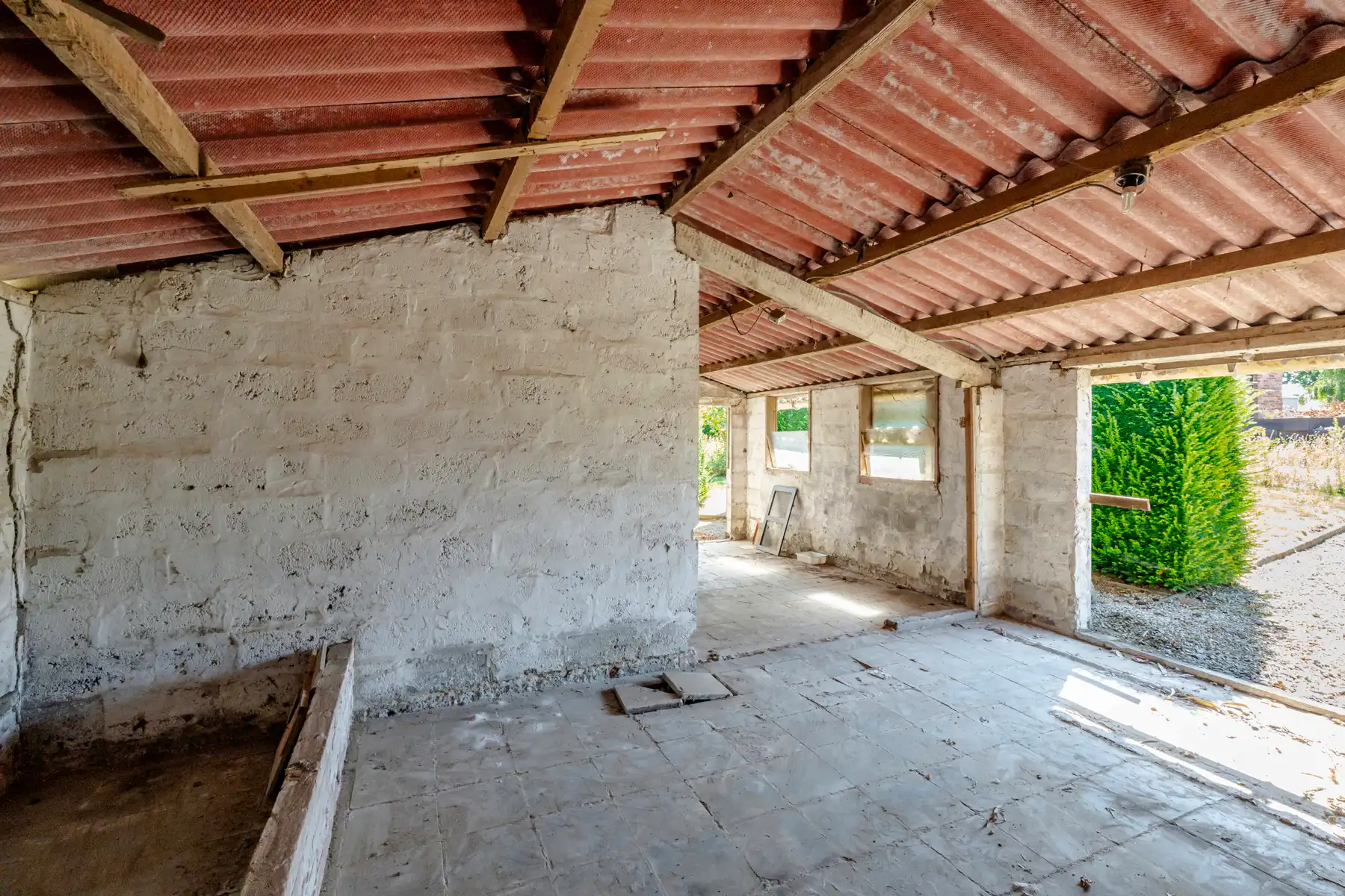 Grondig te renoveren woning met bijgebouwtje op ca 1.800 m² foto 30