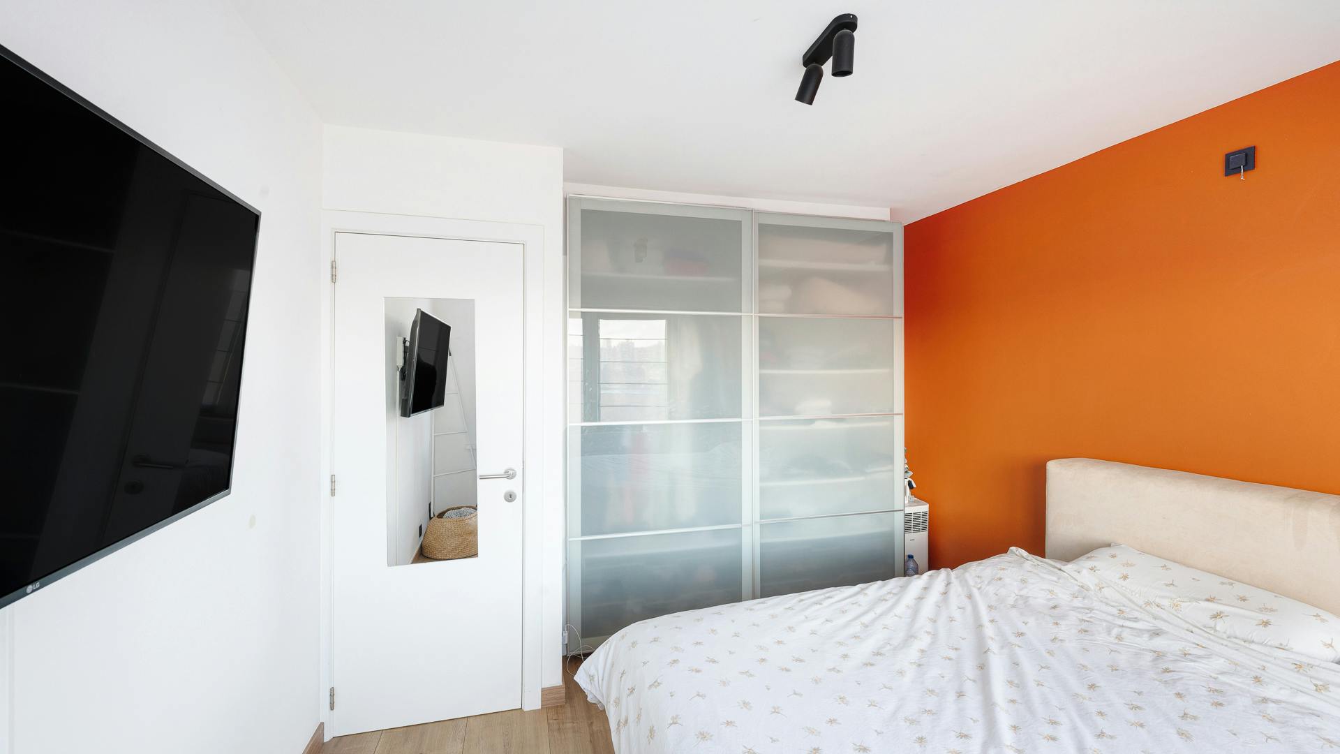 Lichtrijk en instapklaar huis met tuin te koop in Heist foto 11