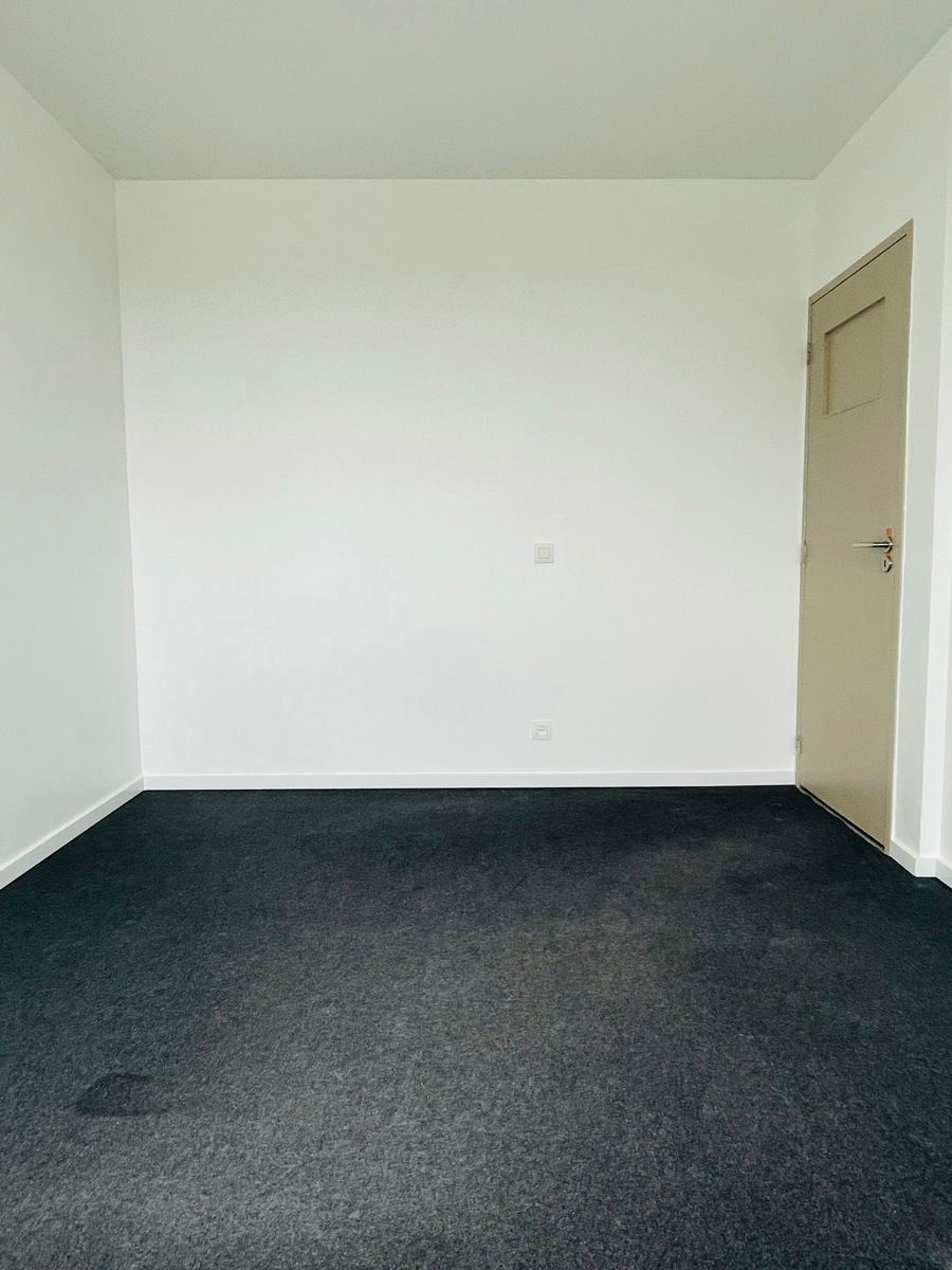Te huur: 3- slpk appartement op gunstige ligging in Aalst foto 8