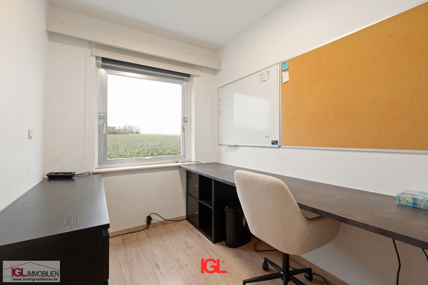 Ruim en licht appartement met 3 slaapkamers, groot terras en garage nabij centrum Sint-Pieters-Leeuw foto 15