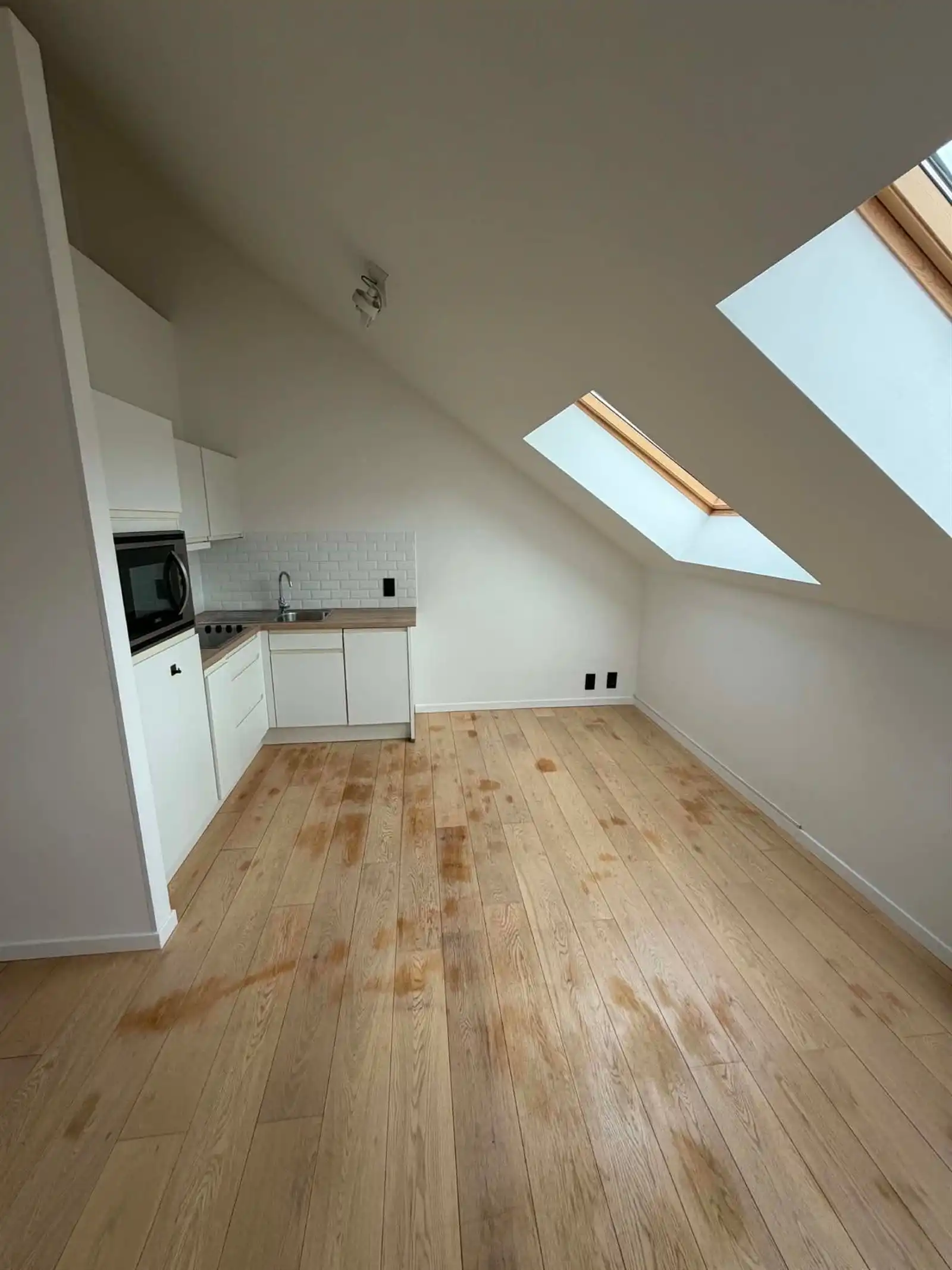 Op centrale ligging zeer aangenaam 1-slpk appartement foto 2