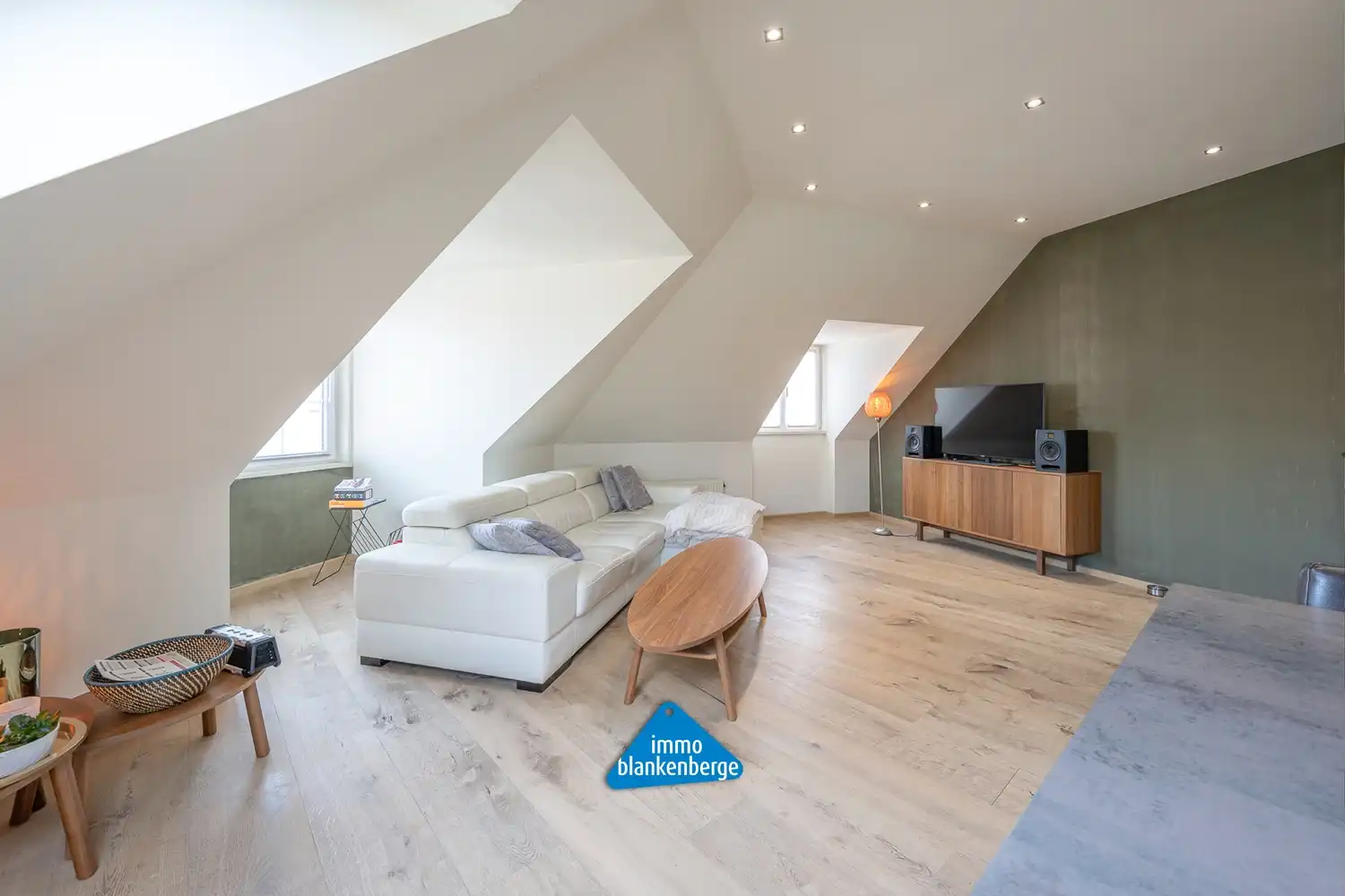 Stijlvol appartement met Moderne open Keuken nabij de Jachthaven van Blankenberge foto 3