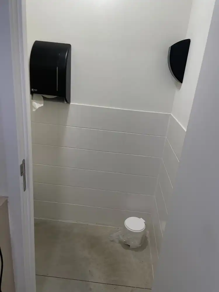 Handelsruimte te huur foto 12