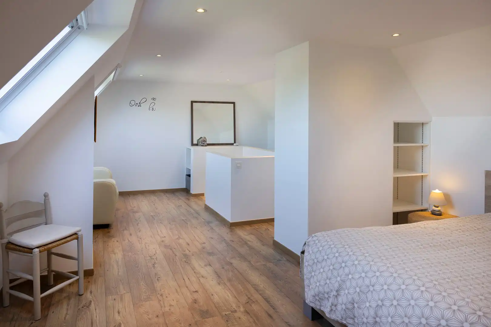 Ruime alleenstaande woning met grote tuin en veel privacy. foto 15