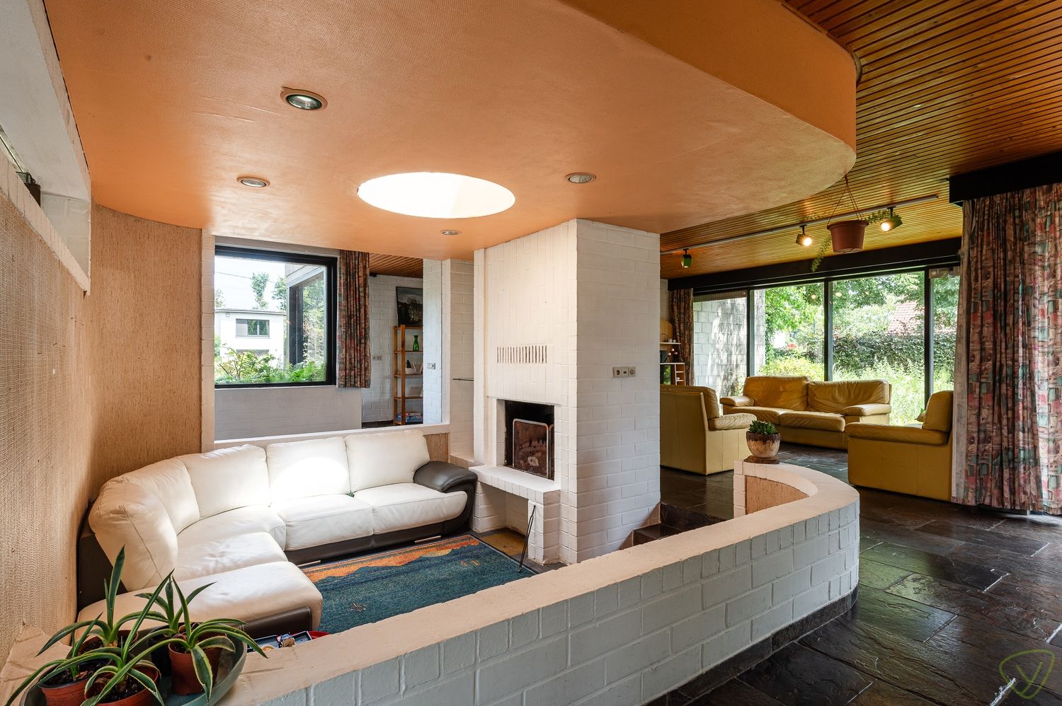 Modernistische villa met praktijkruimte en zuidwestgerichte tuin op riant perceel in Lembeke foto 9