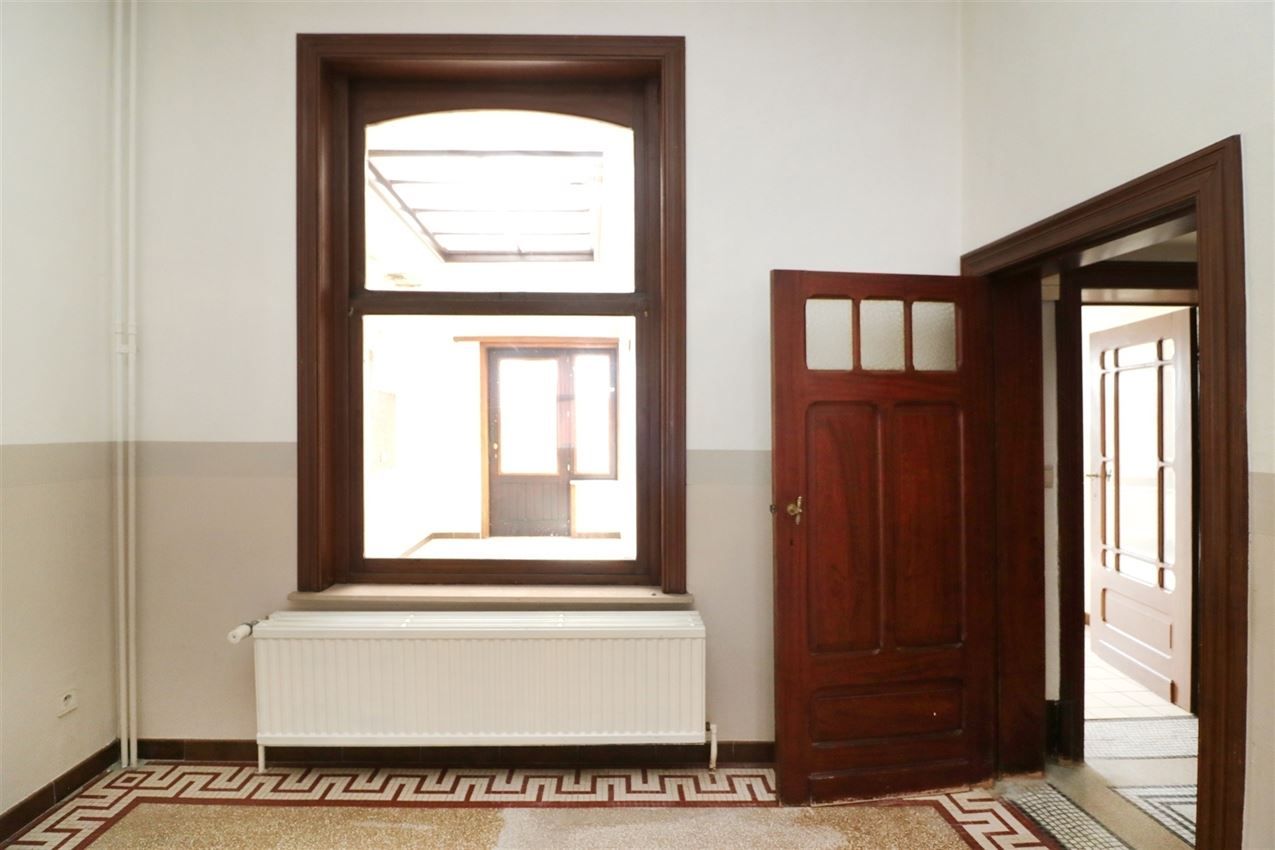 Label D, vlakbij Basiliek, authentiek, nieuw dak foto 33