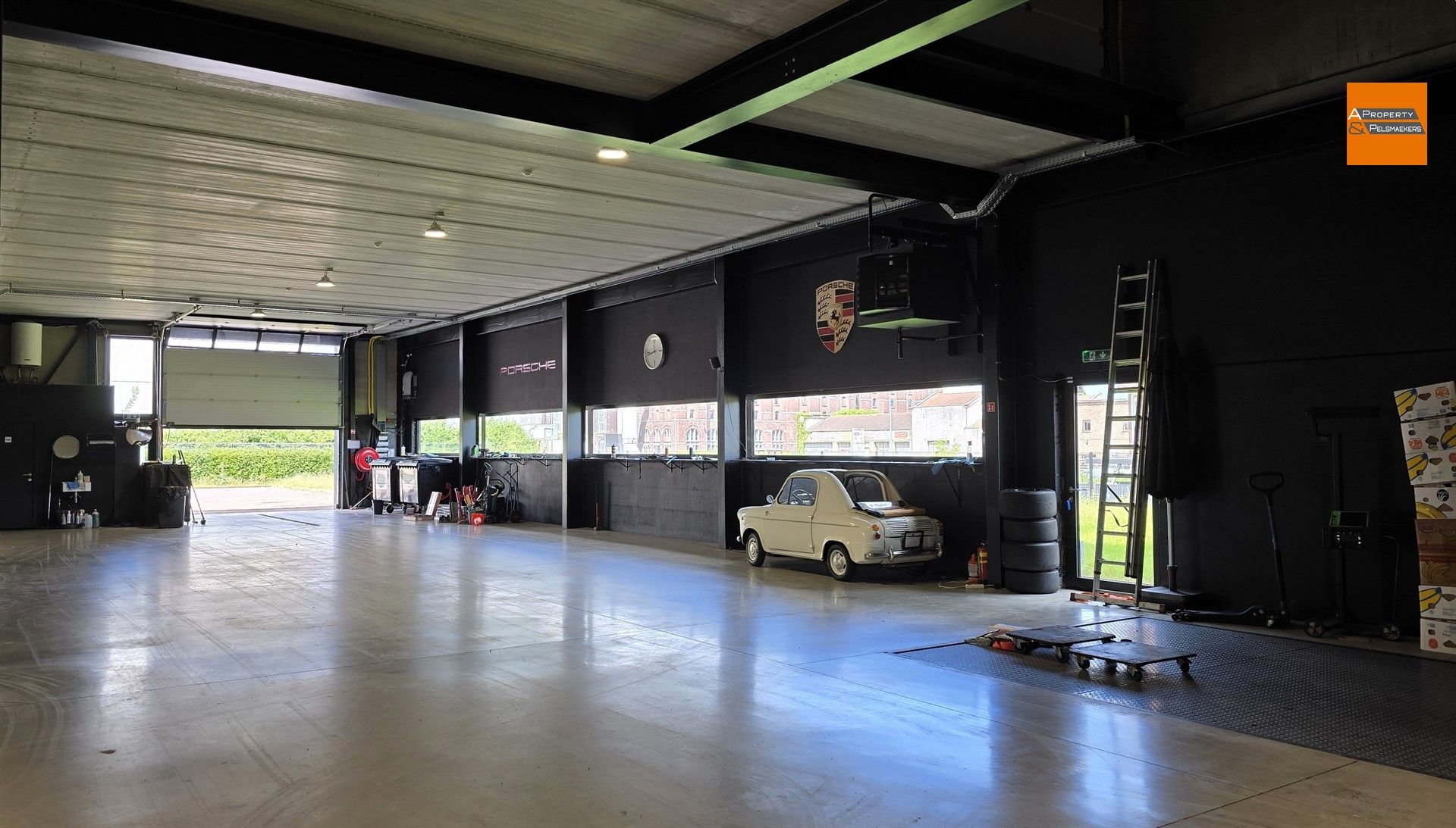 Toplocatie aan het water: Ruim handelspand (1200m²) te huur in Leuven!  foto 7