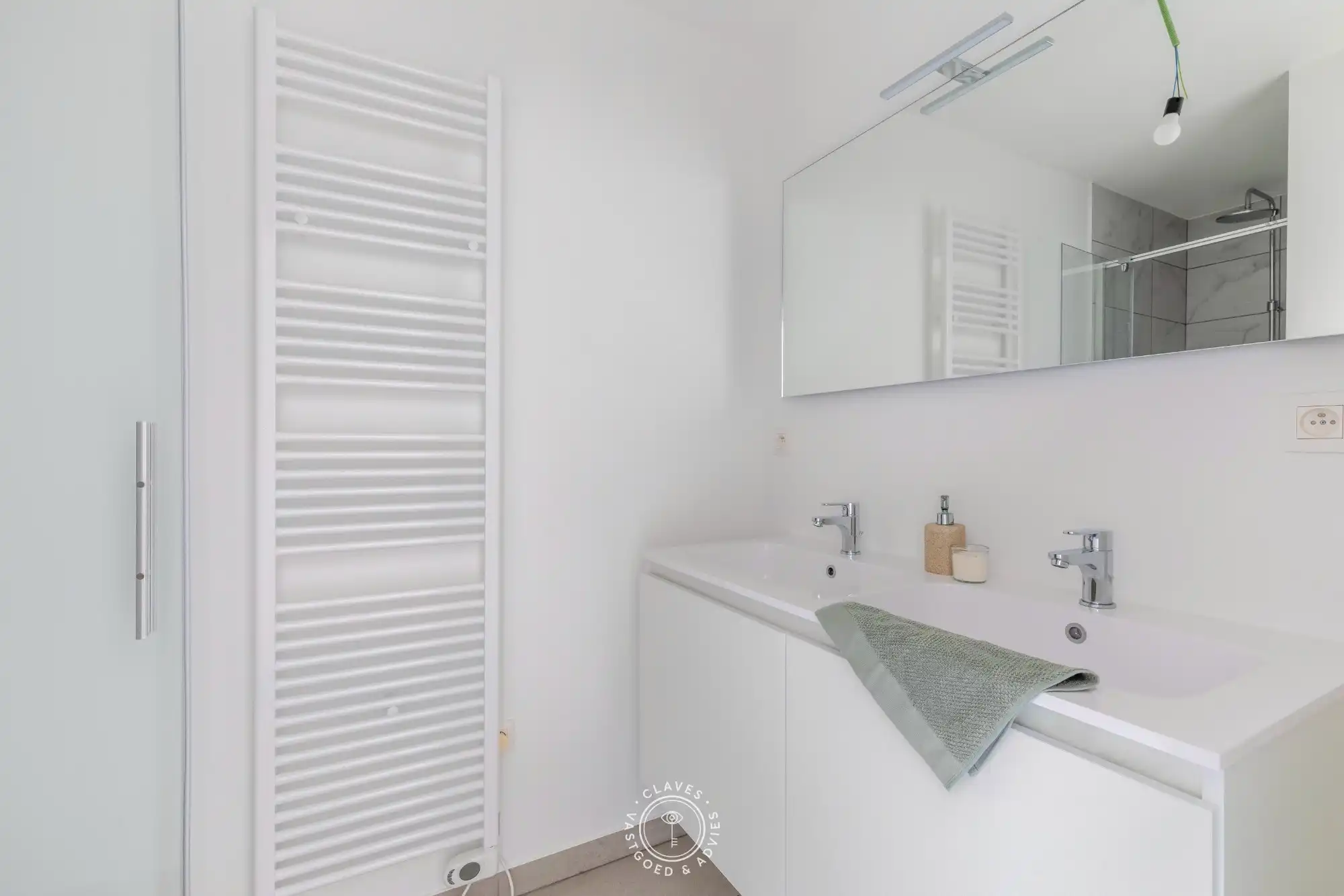 Ingrijpende energetische renovatie: gelijkvloers appartement met een zonnig terras aan 2% foto 8