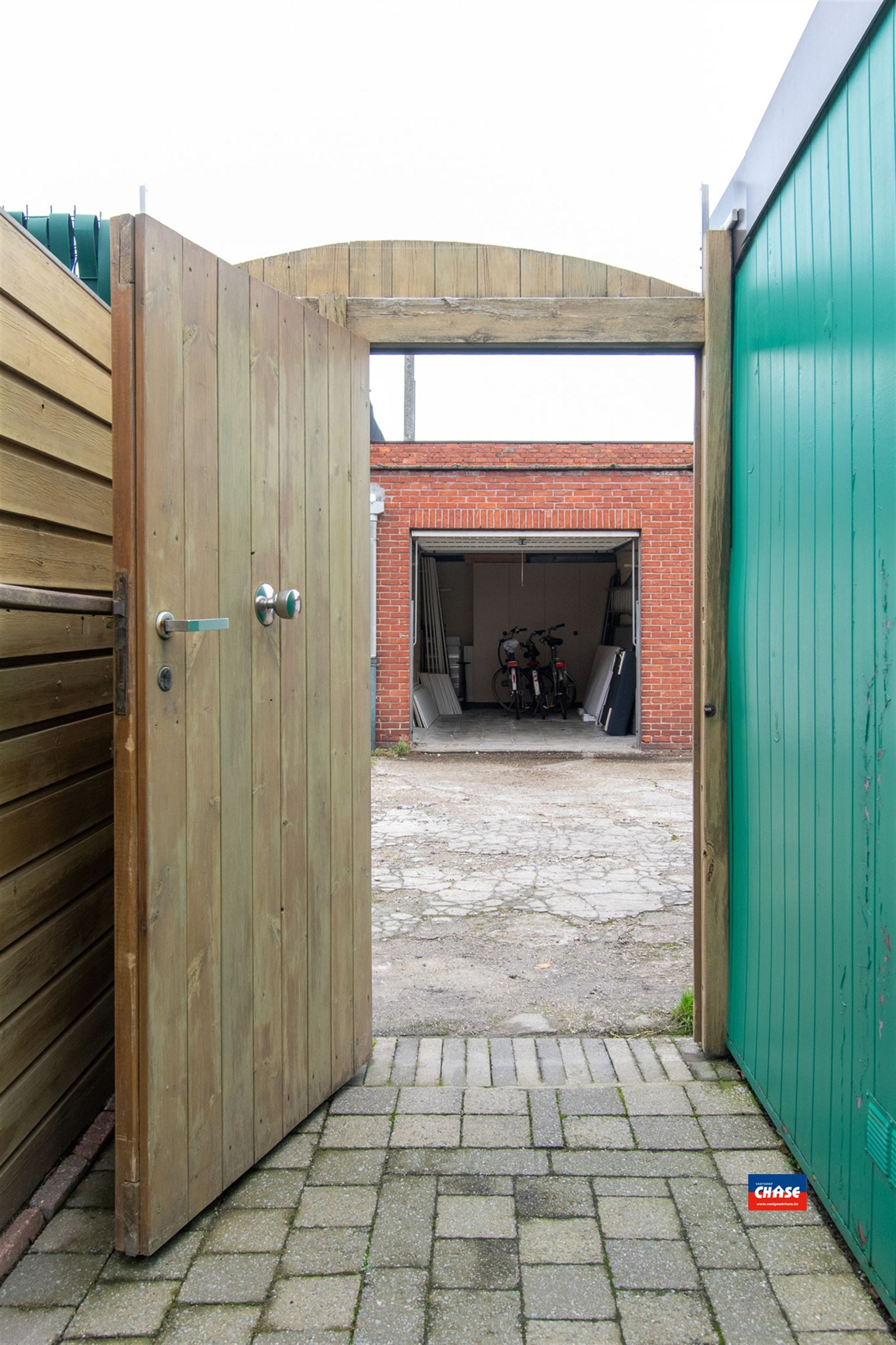 Instapklare gezinswoning met 3 tot 5 slaapkamers,tuin en garagebox foto 26