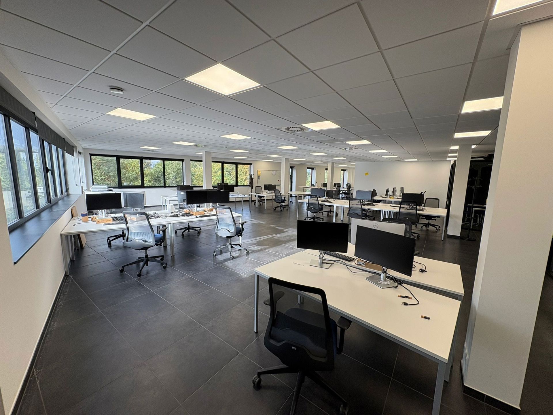 Instapklare Kantoooruimte 491 m² nabij R4 te huur foto 7