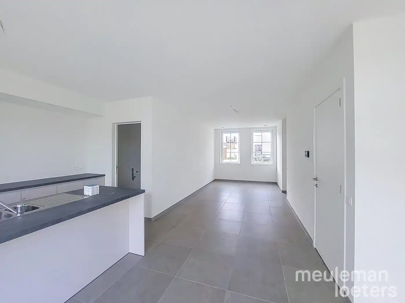 Nieuwbouwwoning met 4 slaapkamers foto 4