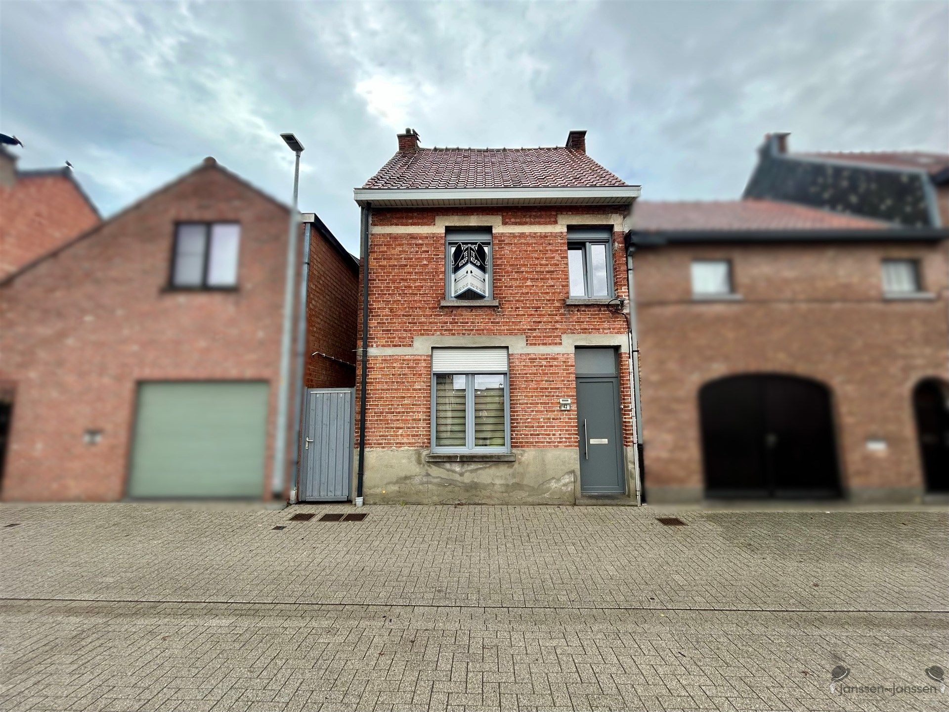 Hoofdfoto van de publicatie: charmant huis met zijpoortje