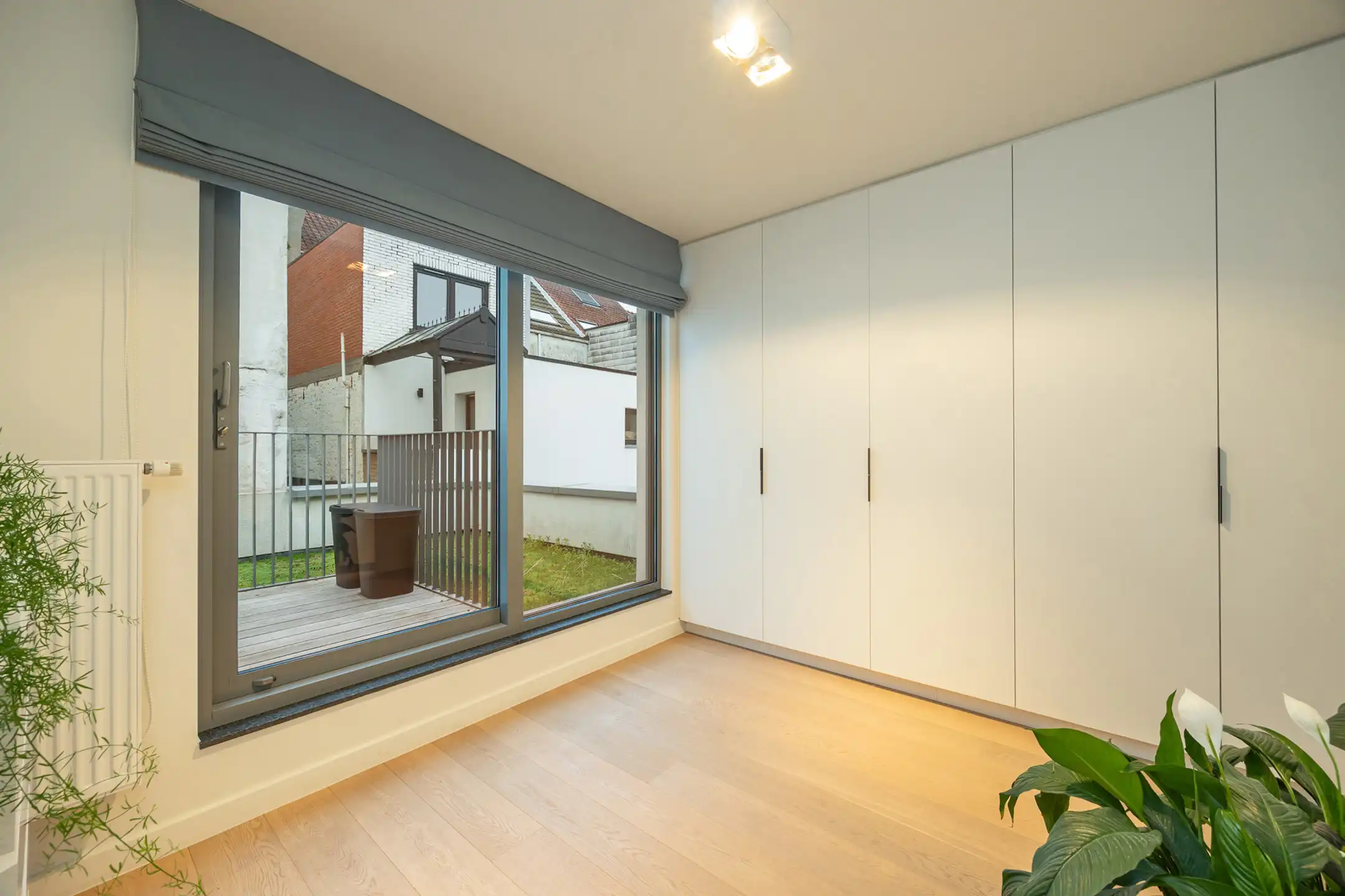 Modern en lichtrijk appartement met twee terrassen foto 12