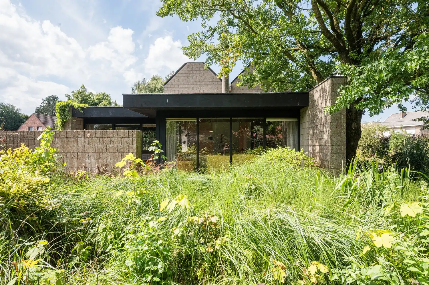 Modernistische villa met praktijkruimte en zuidwestgerichte tuin op riant perceel in Lembeke foto 31