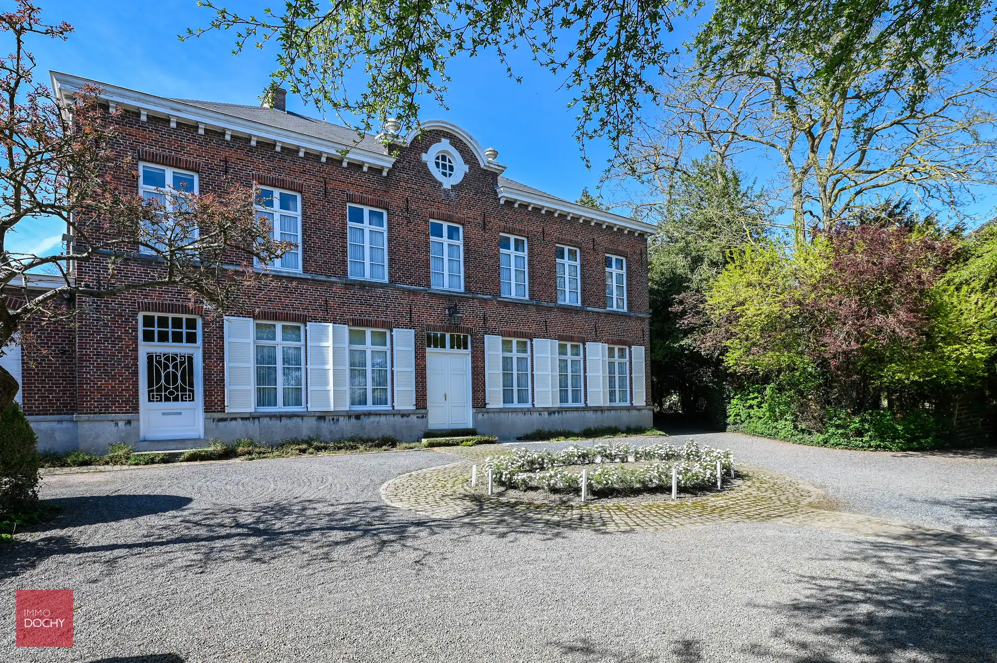 Zeer goed onderhouden manoir met een  unieke parktuin foto 4