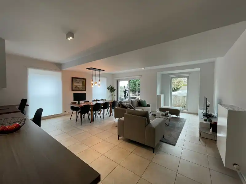 Instapklaar modern appartement met 2 slaapkamers en garage foto 7