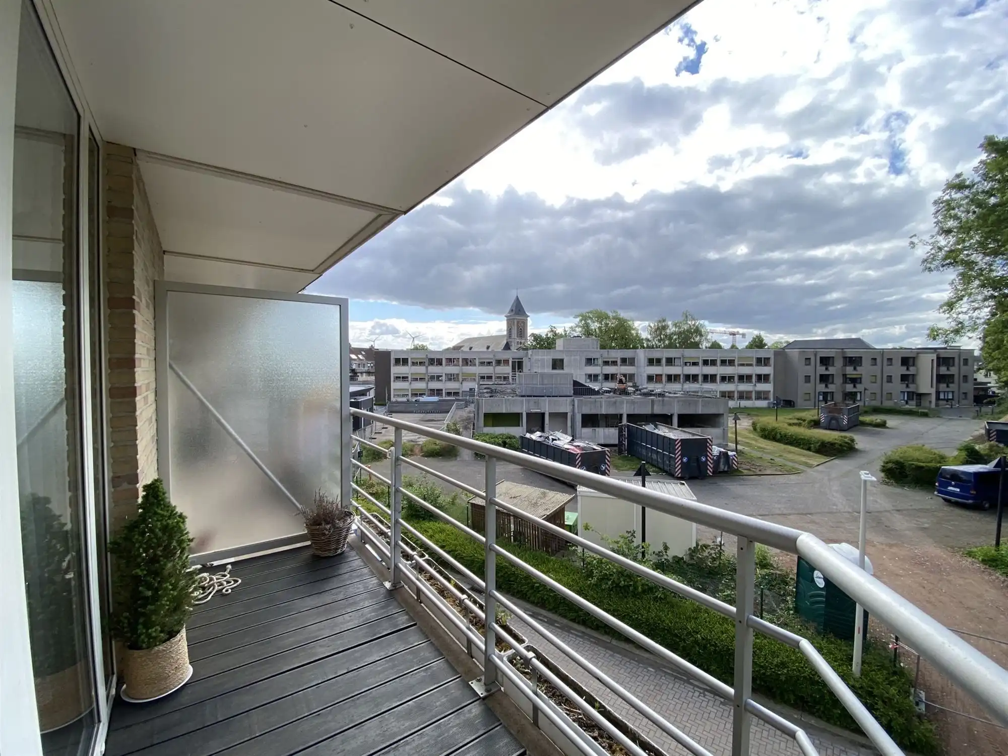 Tweeslaapkamer appartement met garage, centrum Evergem foto 10