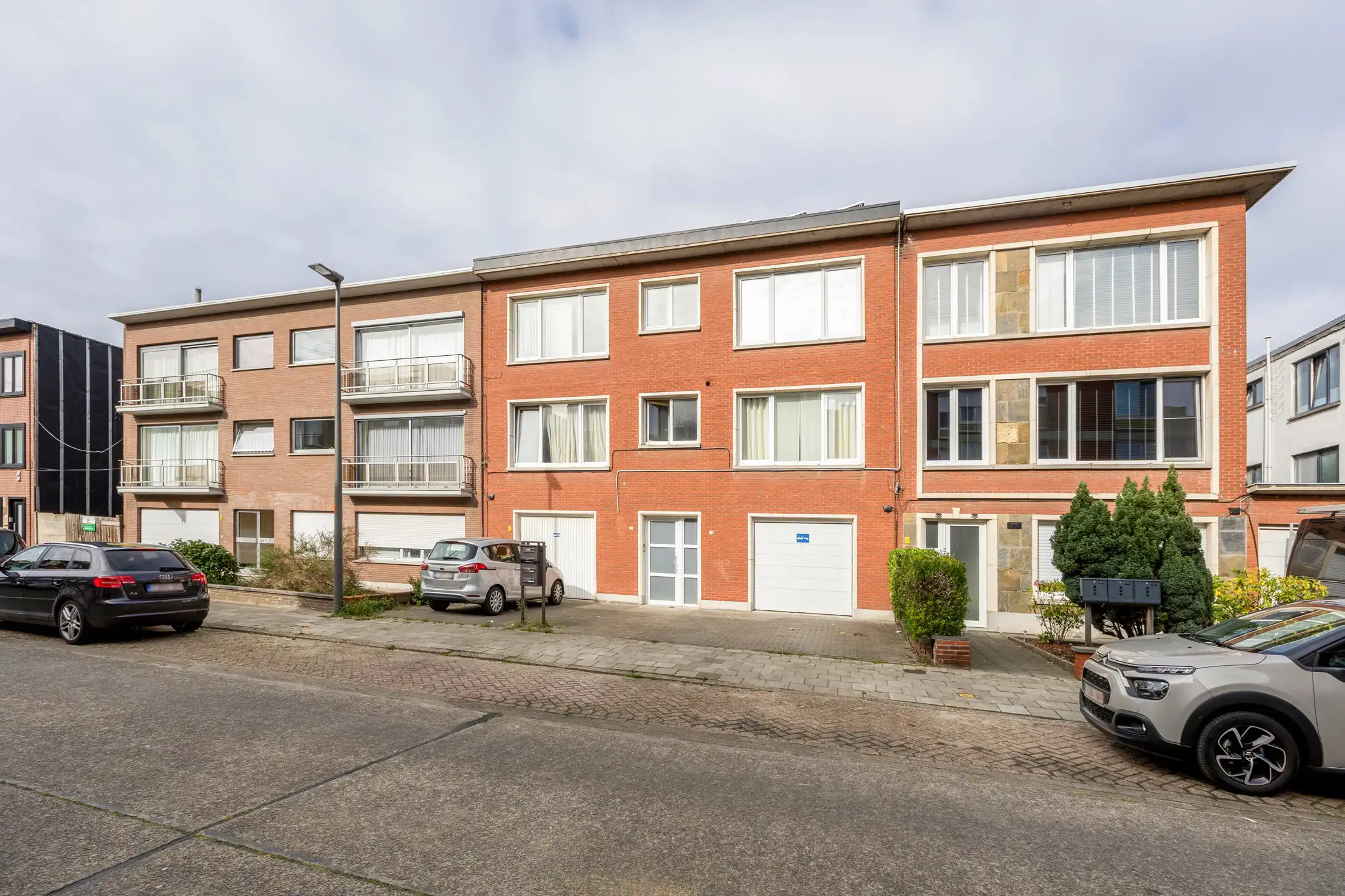 appartement met 2 slaapkamers en overdekt terras op centrale ligging in Deurne Zuid foto {{pictureIndex}}