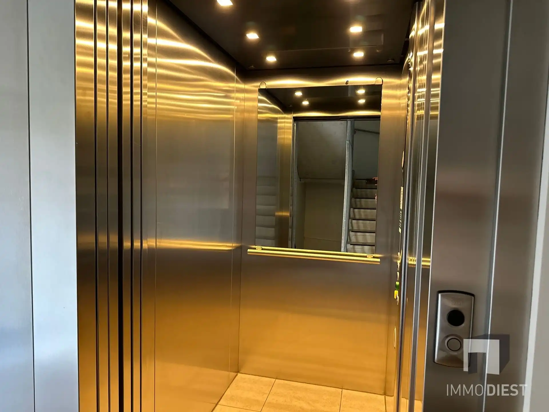Instapklaar appartement met 2 slpks, terras, parking en kelder foto 23