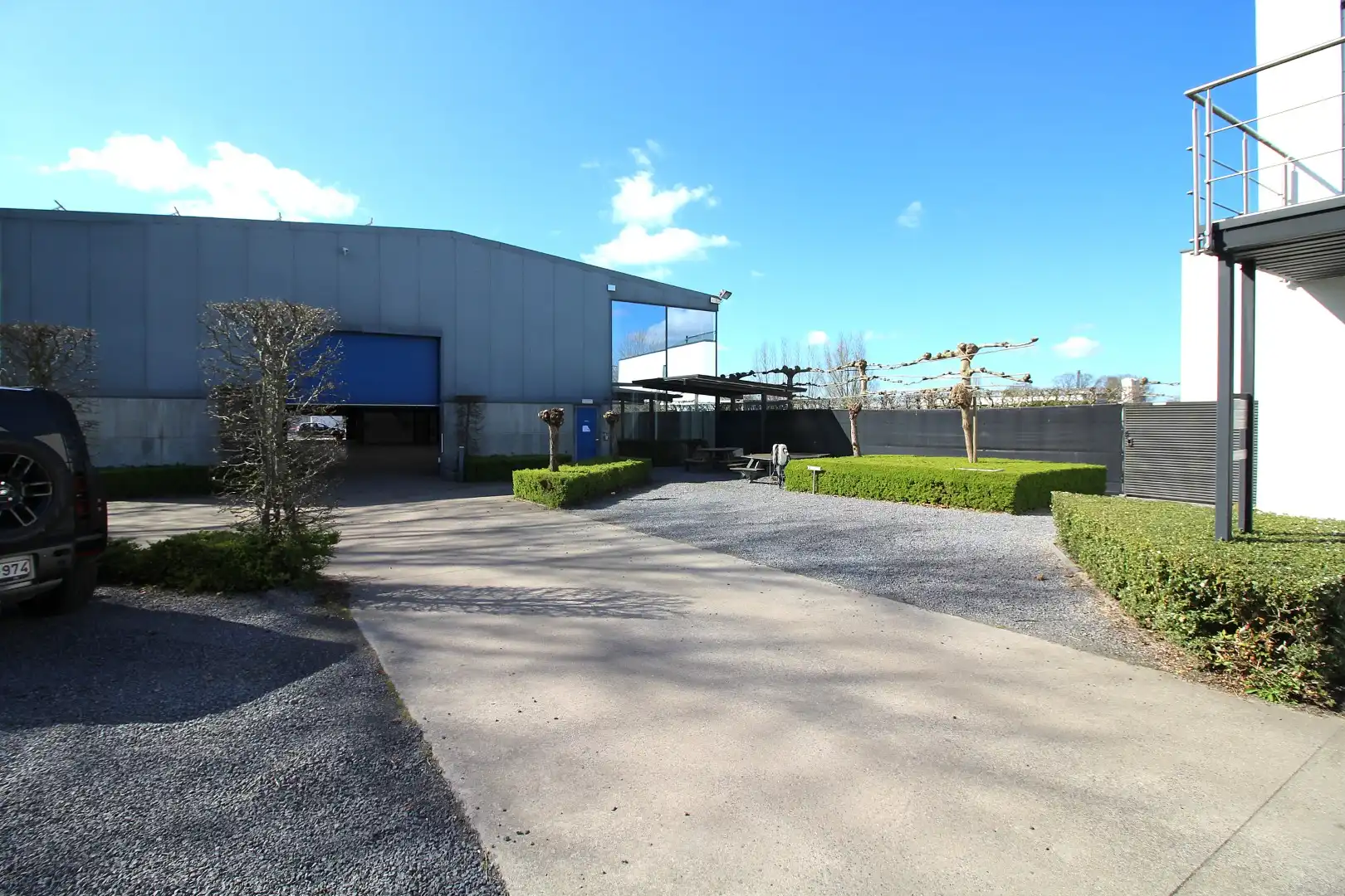  te huur Maldegem | ruime werkplaats of opslagruimte met rolbruggen 600+200m² foto 4