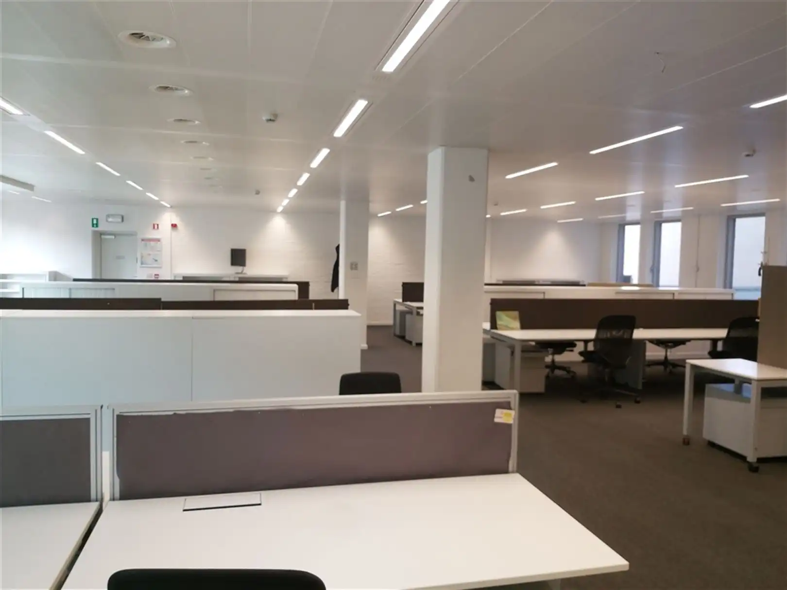 Kantoorgebouw foto 6