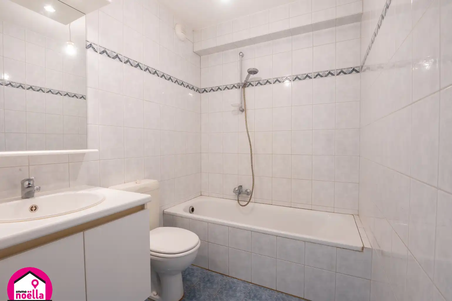 Te koop Westende ,centraal gelegen 2 slaapkamer appartement! foto 4