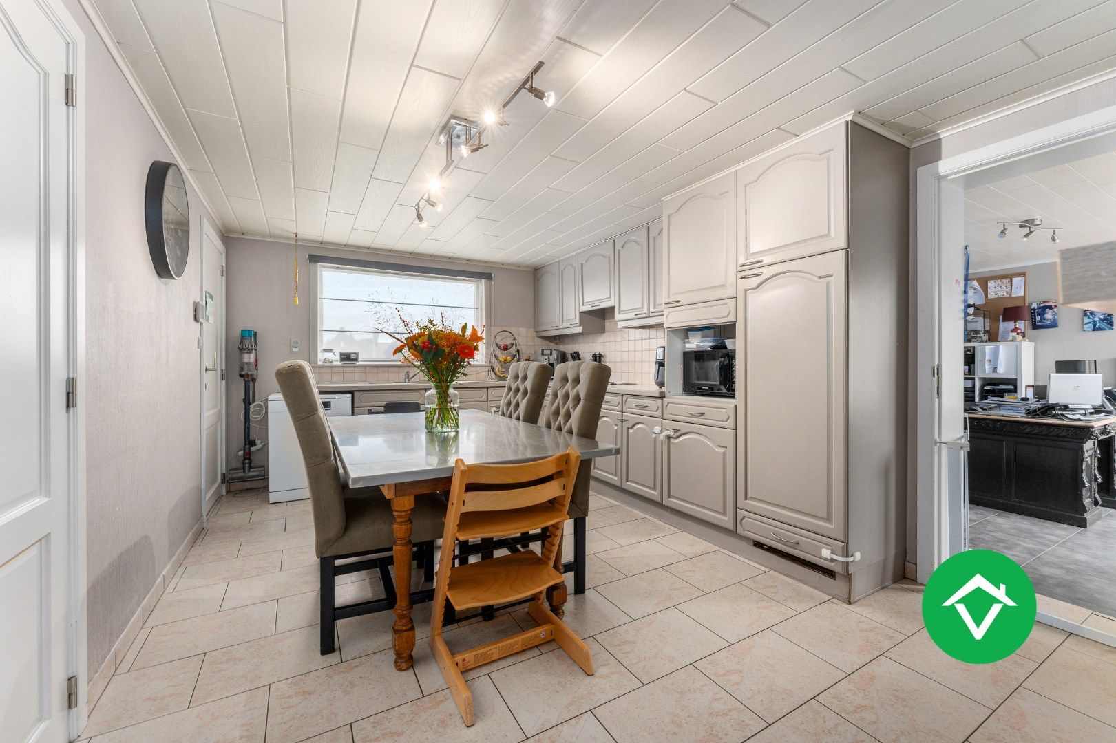 Instapklare alleenstaande woning met zuidgerichte tuin in Staden foto 9