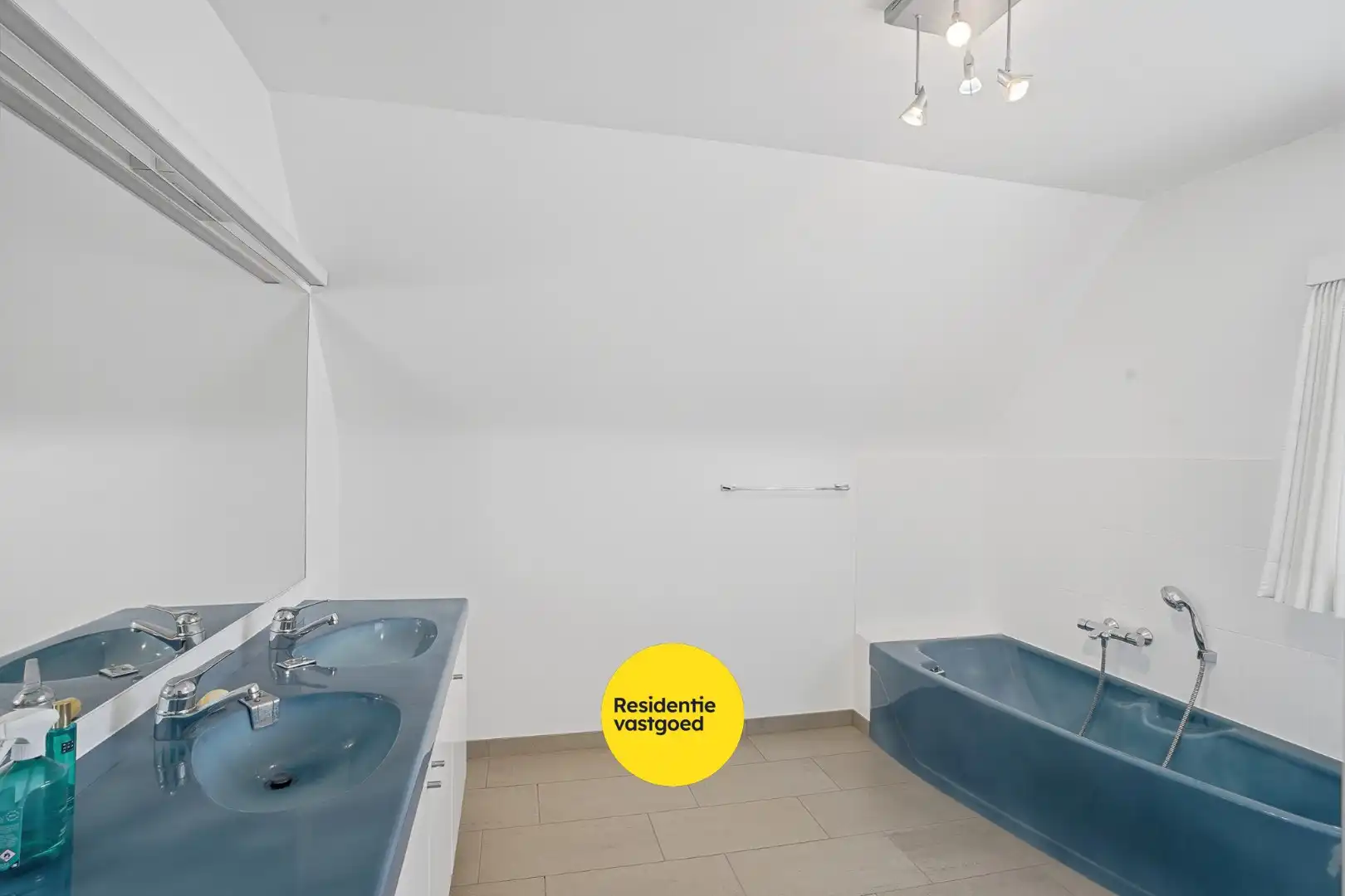Alleenstaande woning met zonnige tuin op 980 m² foto 21