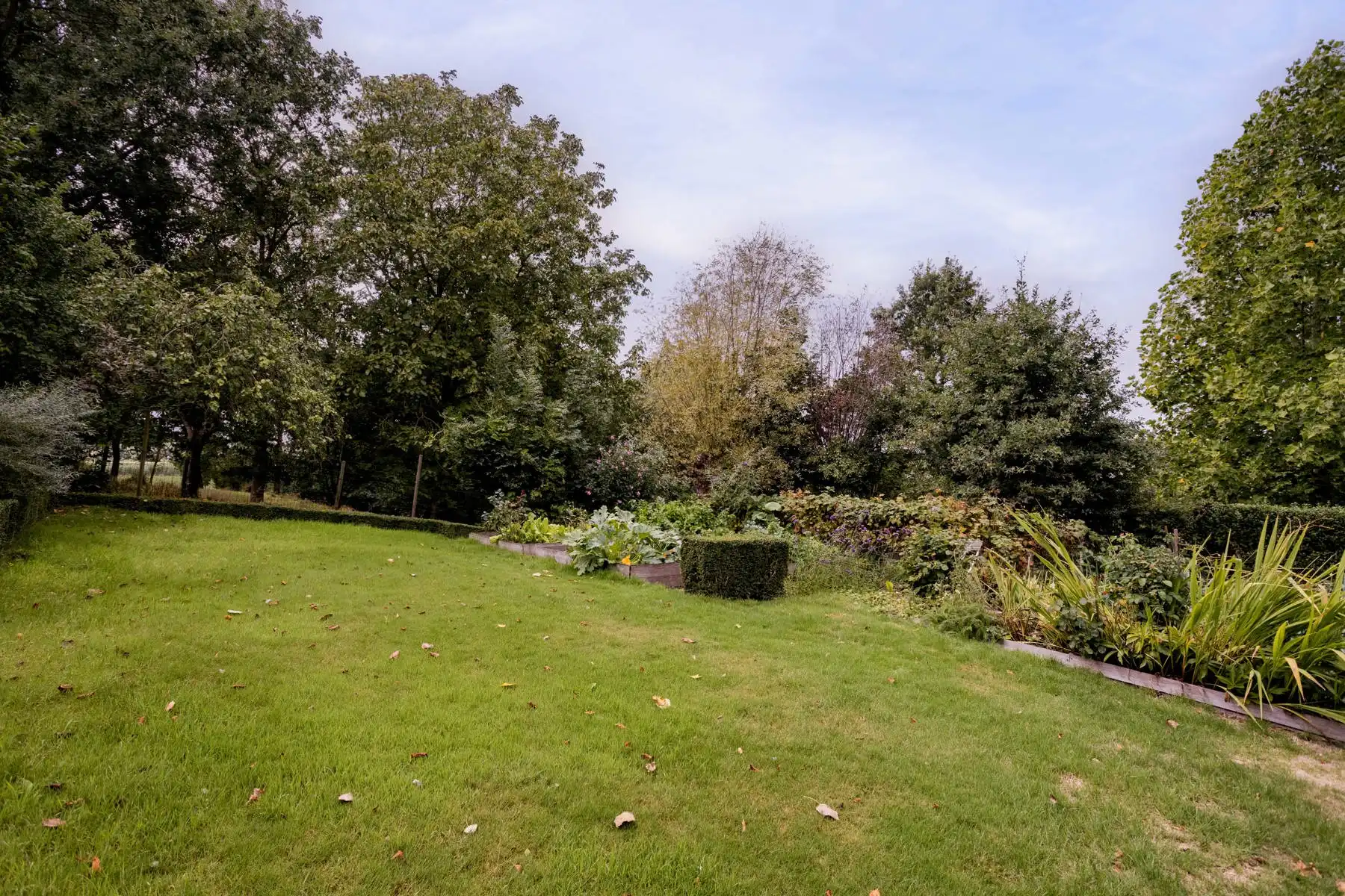 Ruime villa op perceel van 31a met gunstig uitzicht foto 28