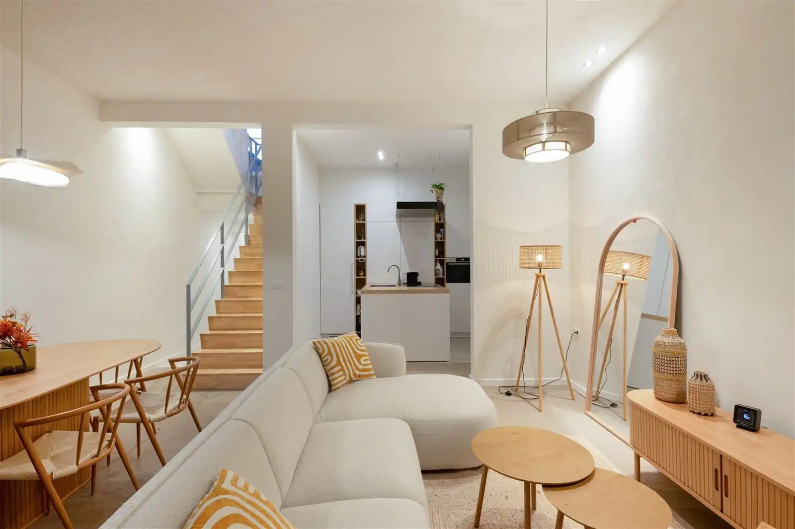 Instapklare woning met terras en 5 slaapkamers in Gent! foto 2