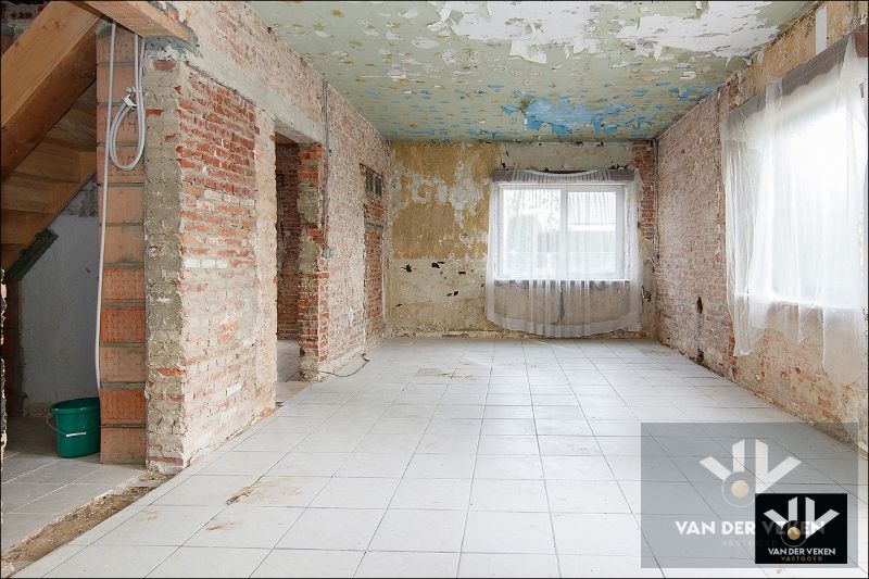 TE RENOVEREN WONING OP TOPLOCATIE NABIJ BOKRIJK foto 11