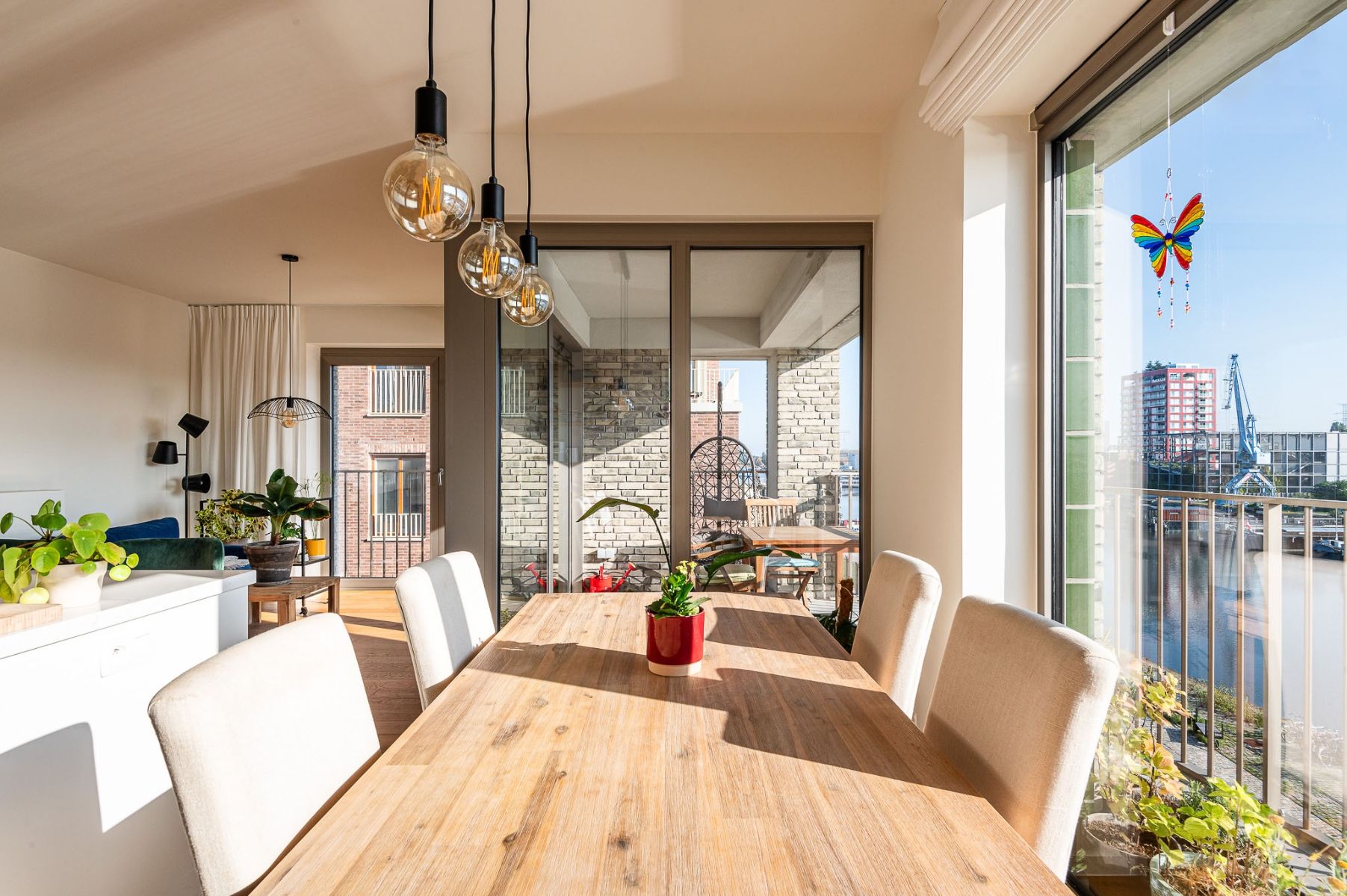 Nieuwbouw 2-slpk app met zicht op het water nabij Oude dokken foto 13