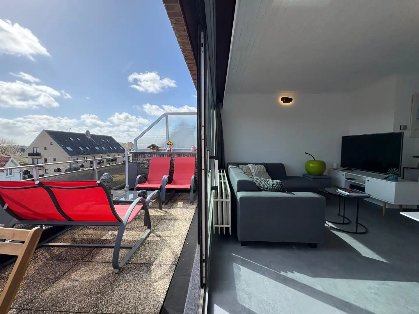 Zonnig duplex appartement met terras – vlak bij zee foto 3