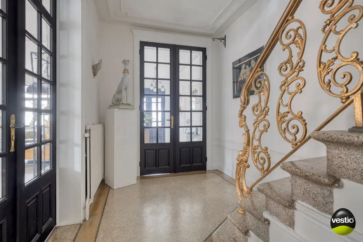 KARAKTERVOL VOLLEDIG GERENOVEERD STATIG HERENHUIS IN CENTRUM VAN TONGEREN. foto 5