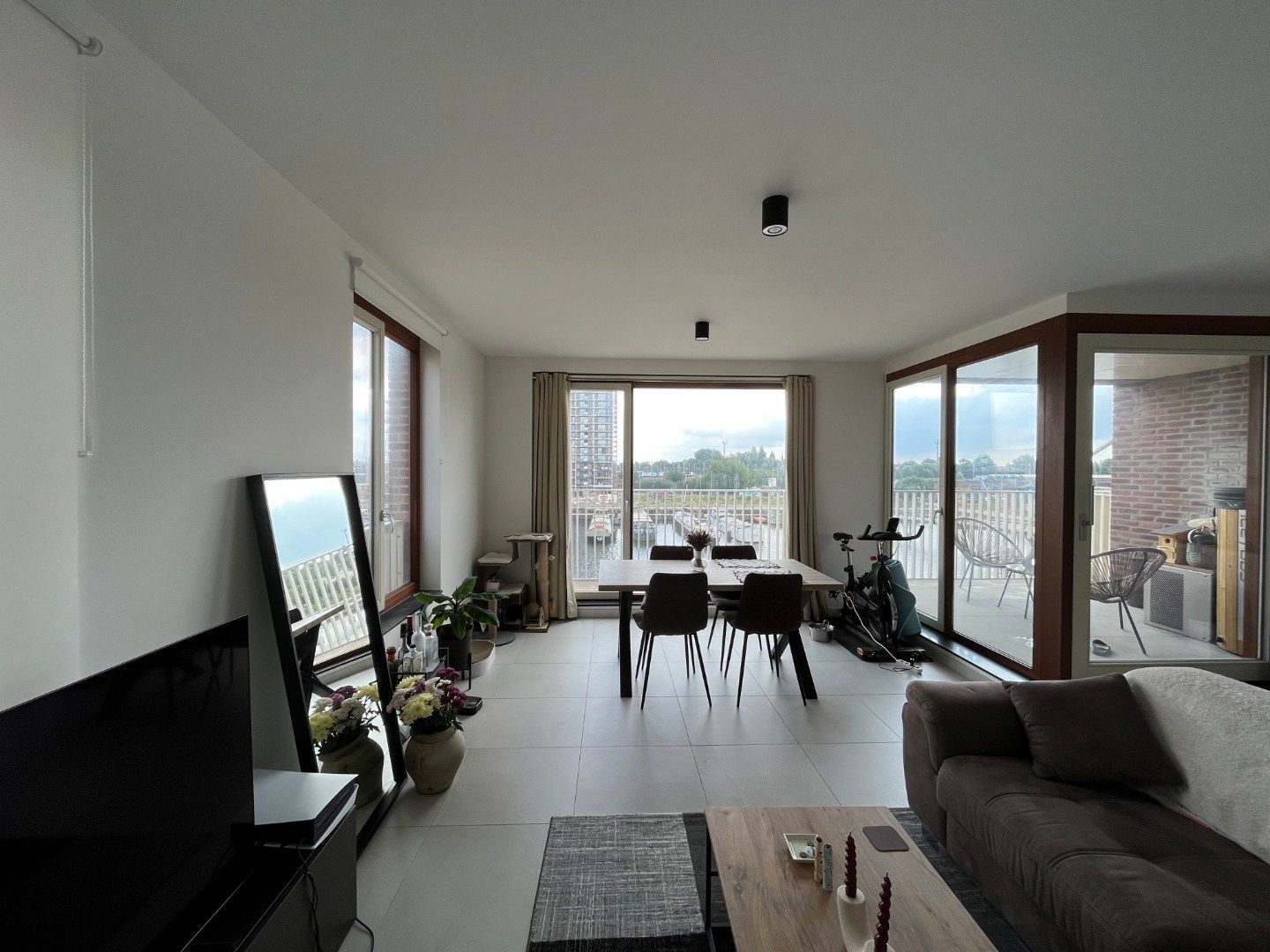 Stijlvol nieuwbouwappartement met uniek zicht – Gentse Dokken foto 5