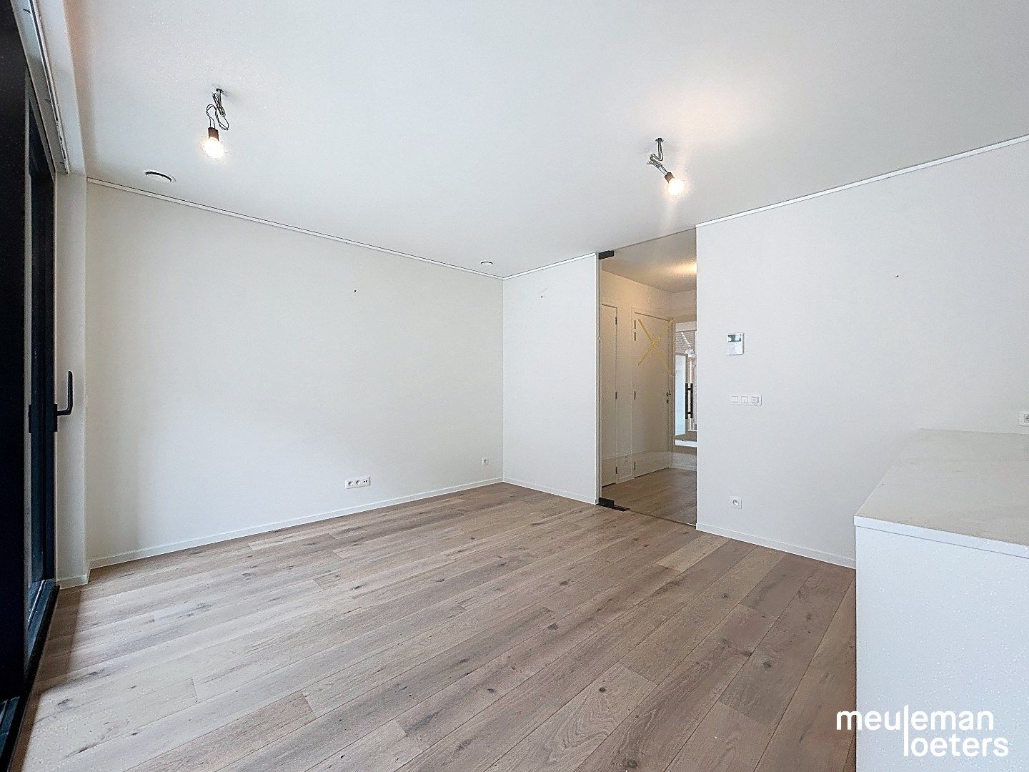 Nieuwbouw appartement met terras en garage foto 4