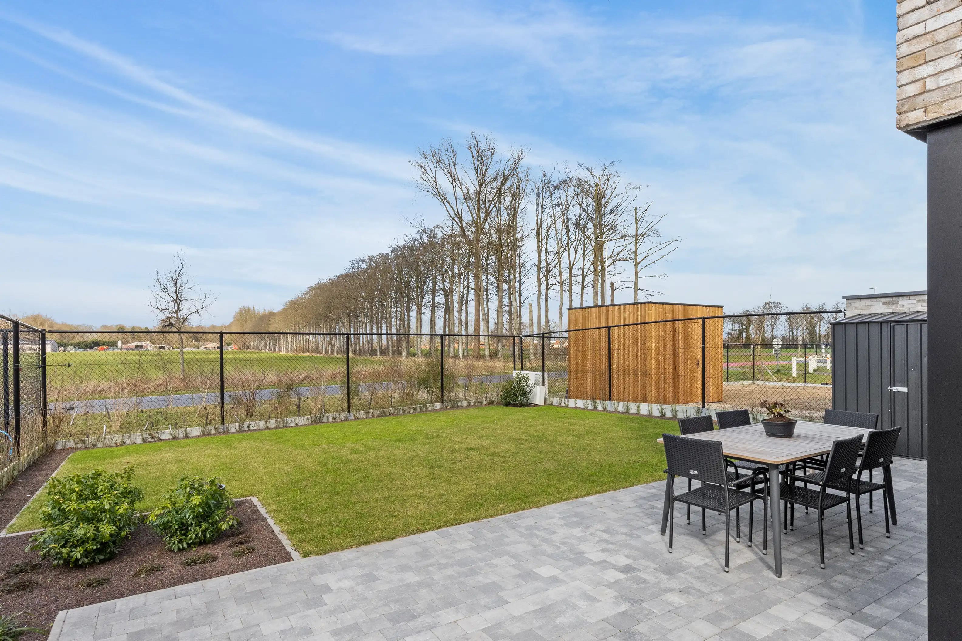 Moderne en lichtrijke halfopen woning met 3 slaapkamers foto 17