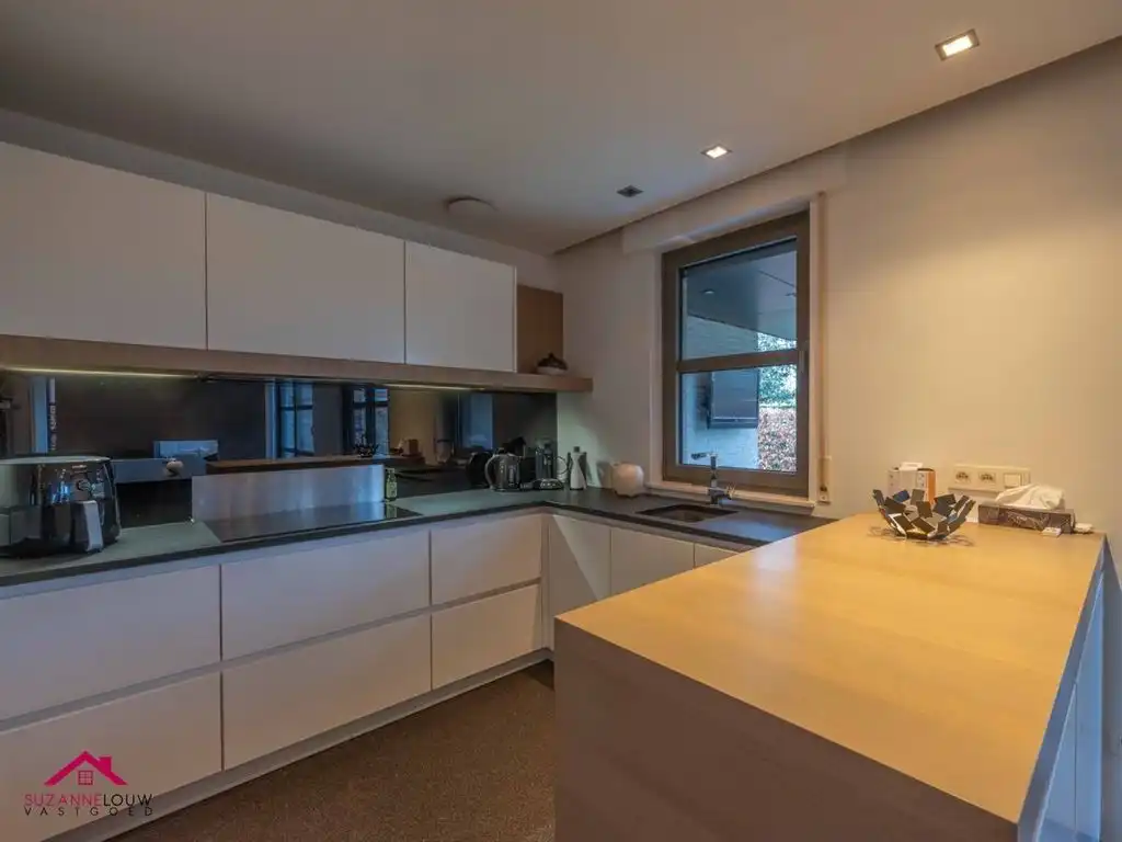 Vrijstaande woning in hedendaagse stijl foto 21