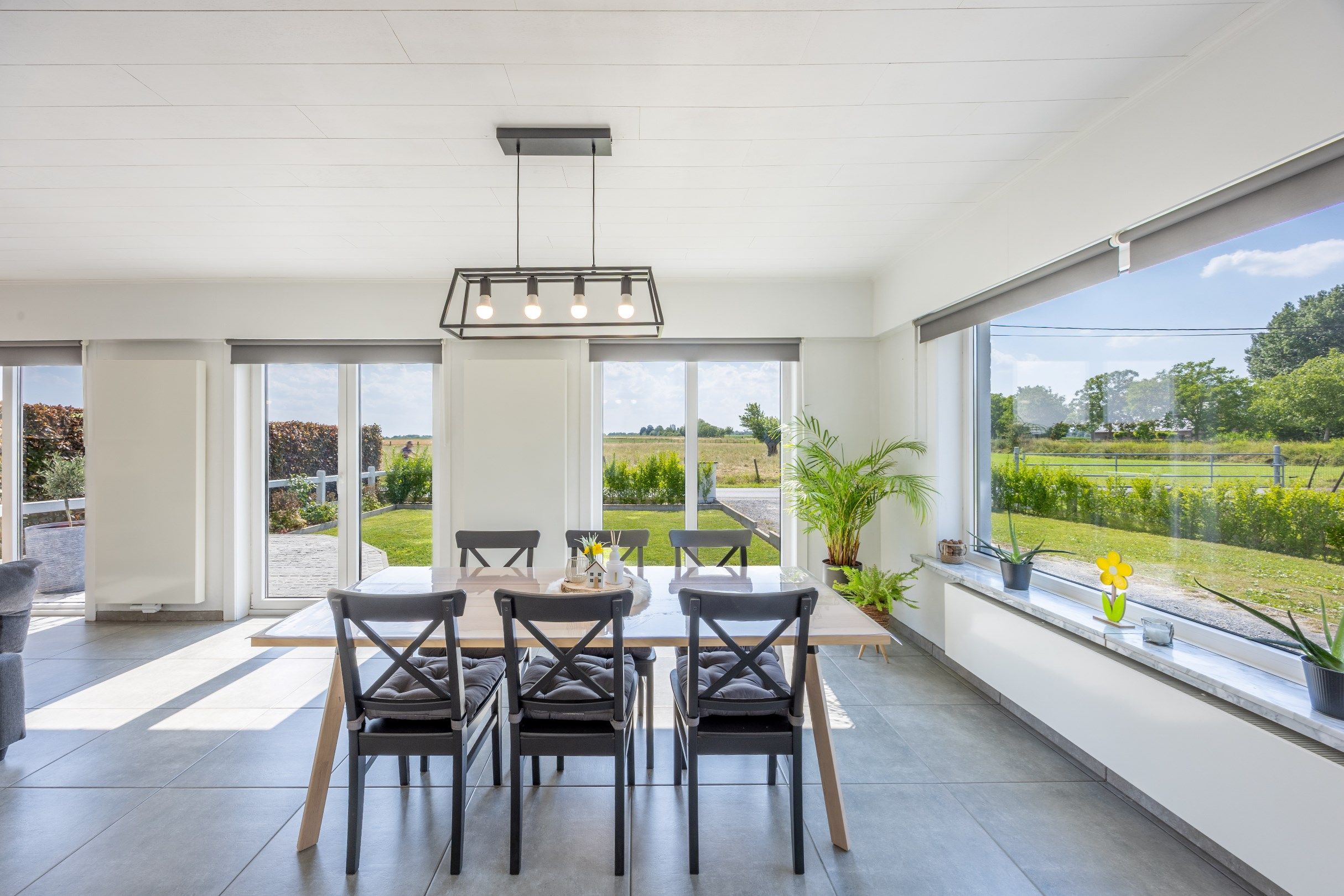 GERENOVEERDE HALFOPEN WONING OP LANDELIJKE TOPLOCATIE  foto 4