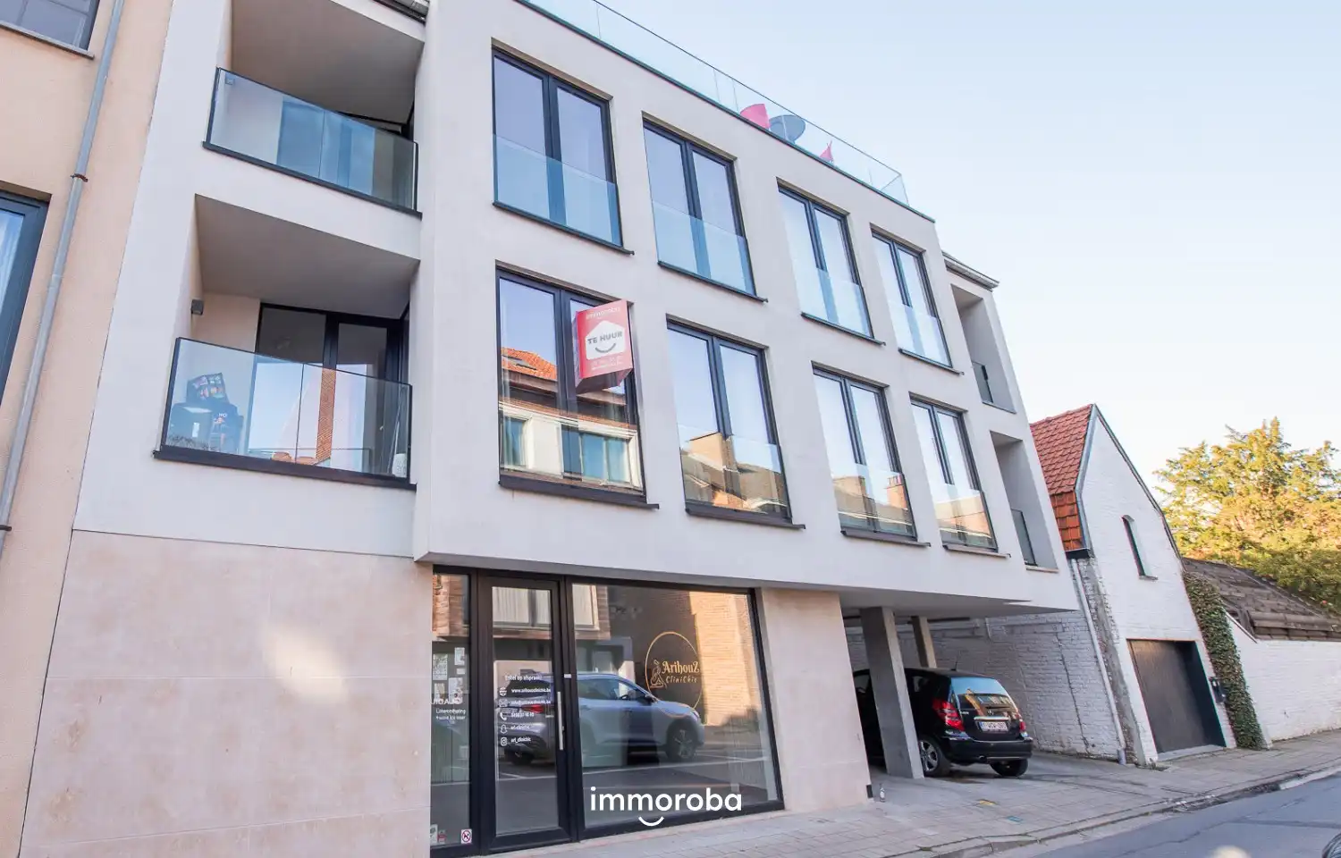 Recent instapklaar en lichtrijk appartement te huur in centrum Waregem foto {{pictureIndex}}