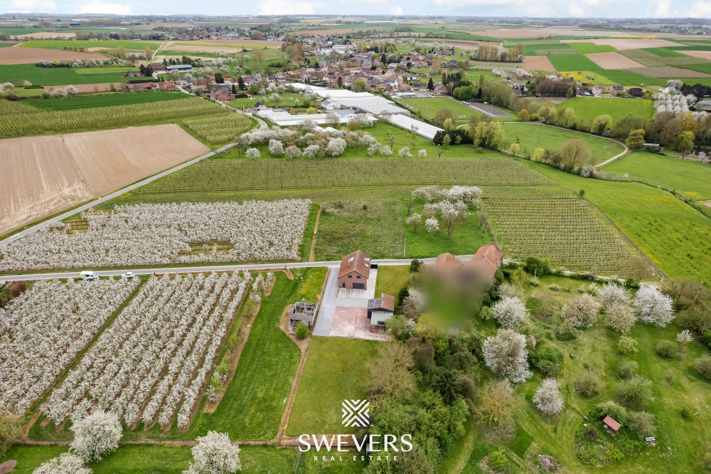 Instapklare open bebouwing met ruime tuin en prachtig uitzicht tussen de boomgaarden in Gingelom foto 35
