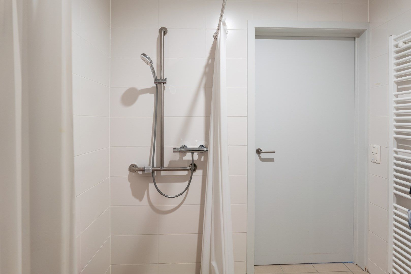 Ruime serviceflat in standingvol gebouw foto 15