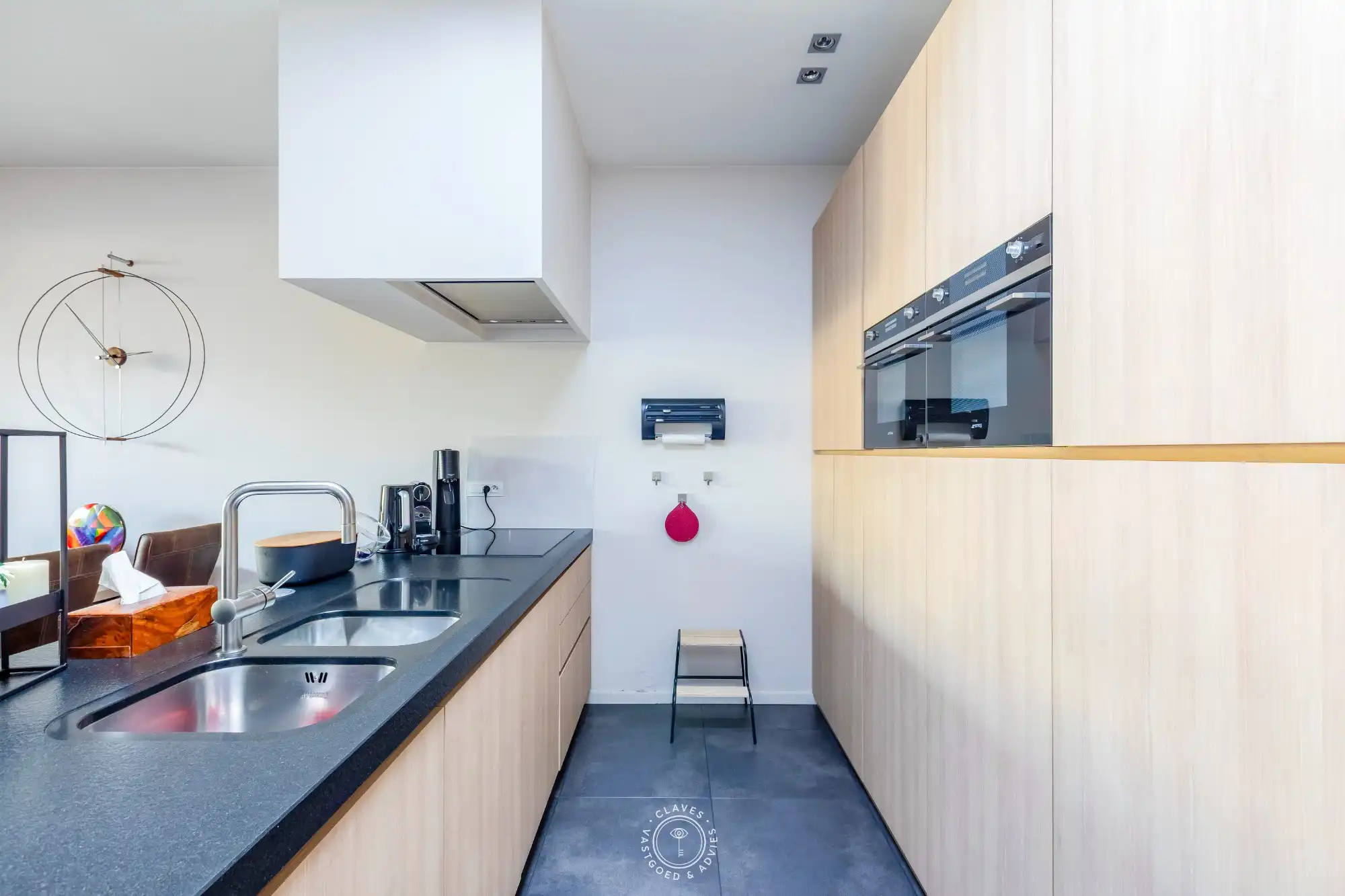 Moderne totaalrenovatie achter charmante en authentieke gevel foto 5