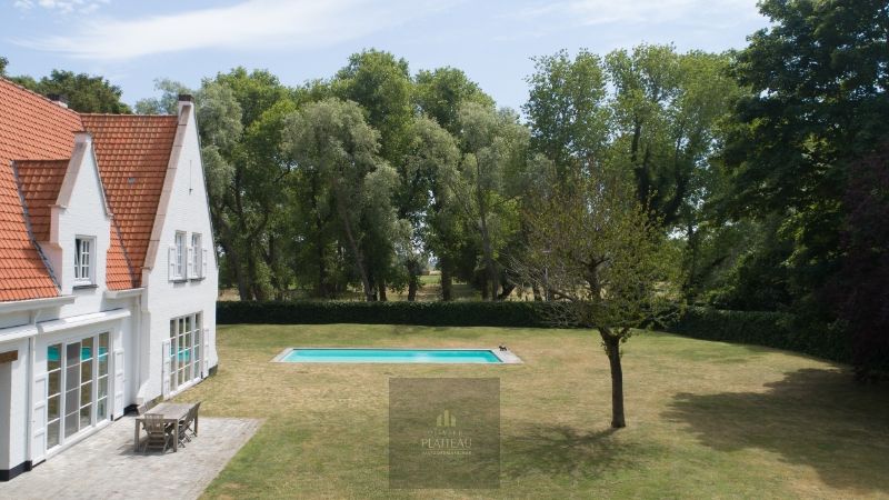 Uitzonderlijke villa op 3299m² gelegen op toplocatie te Nieuwpoort-Bad. foto 2