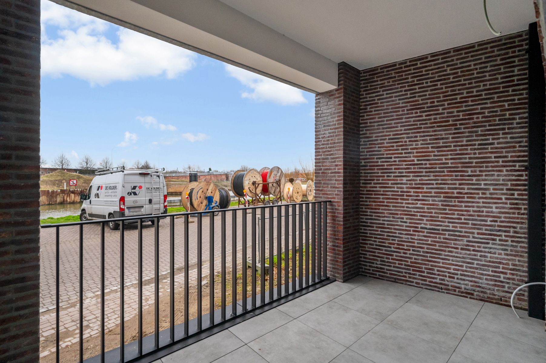 Nieuwbouwappartement met 2 slpks + 2 terrassen foto 2