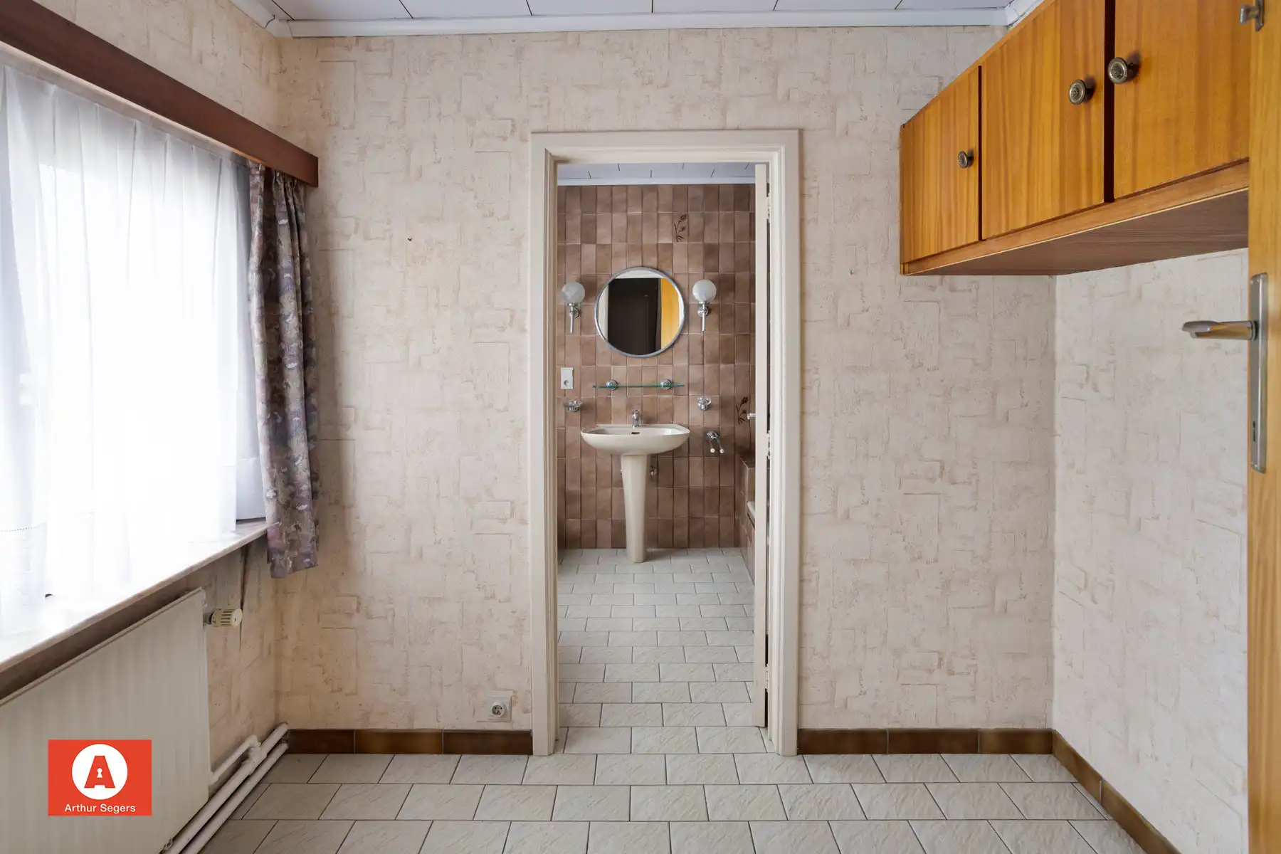 Te renoveren woning met werkhuis en ruime tuin foto 12