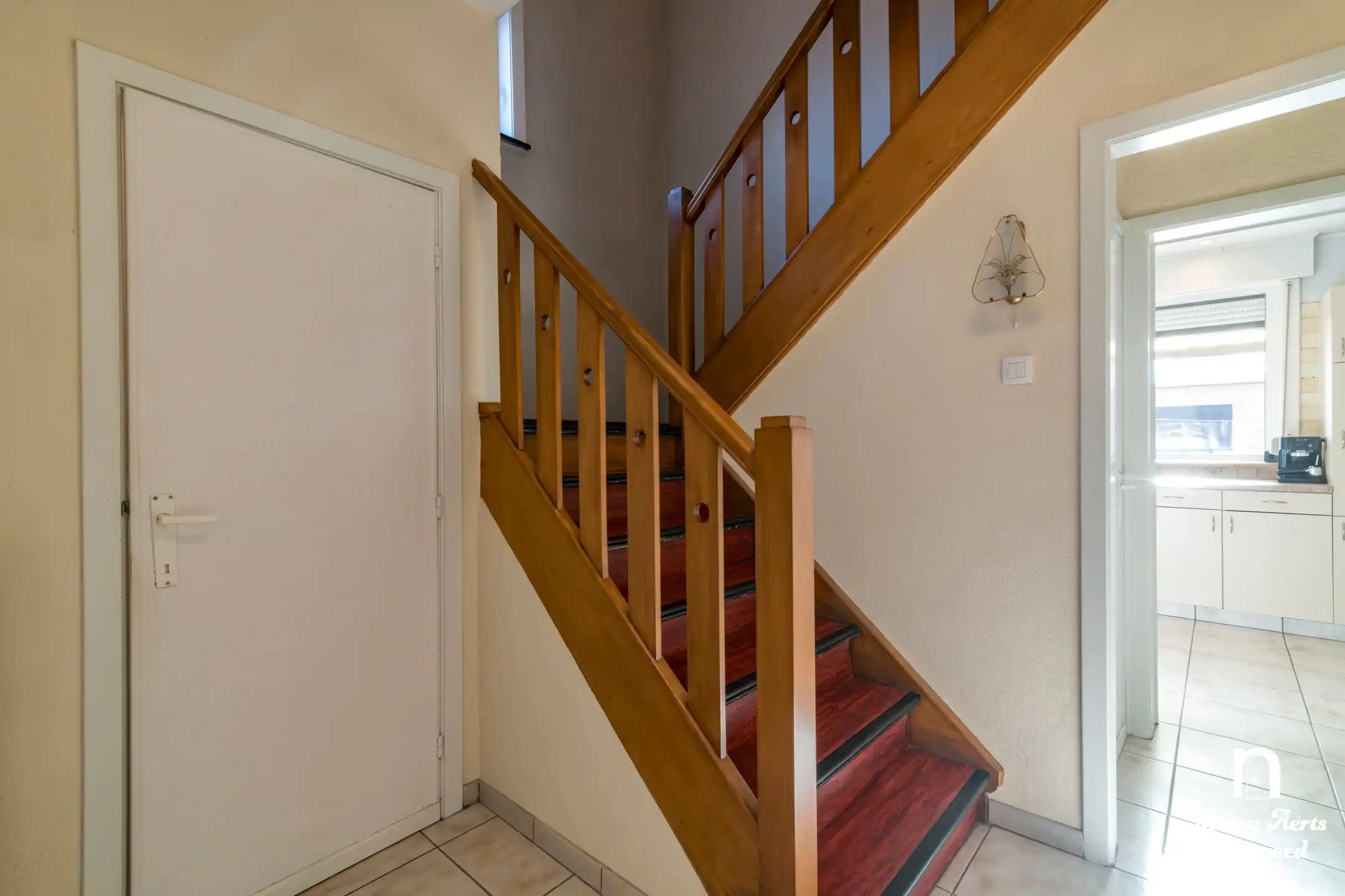 Gerenoveerde instapklare woning met zuidgerichte tuin foto 16