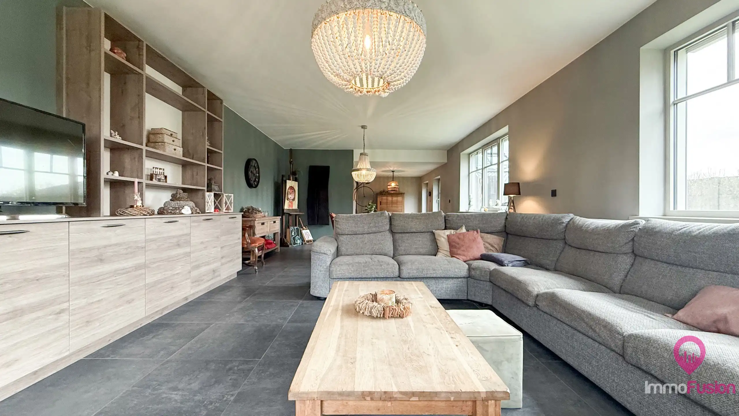 Gerenoveerde landelijk moderne woning op 28 are met 4 suites! foto 4